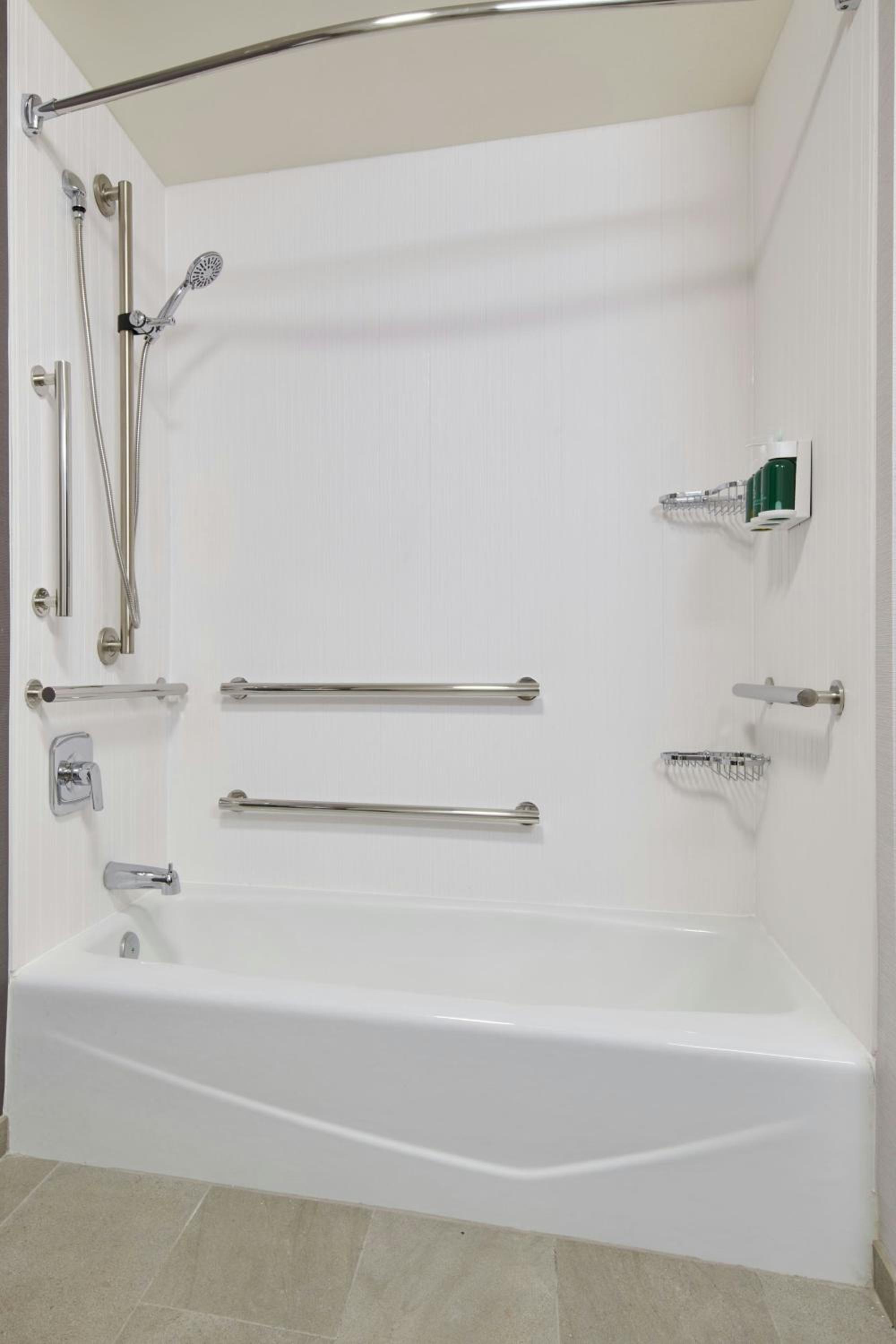 Queen Room with Two Queen Beds - Hearing Accessible - Photo 6