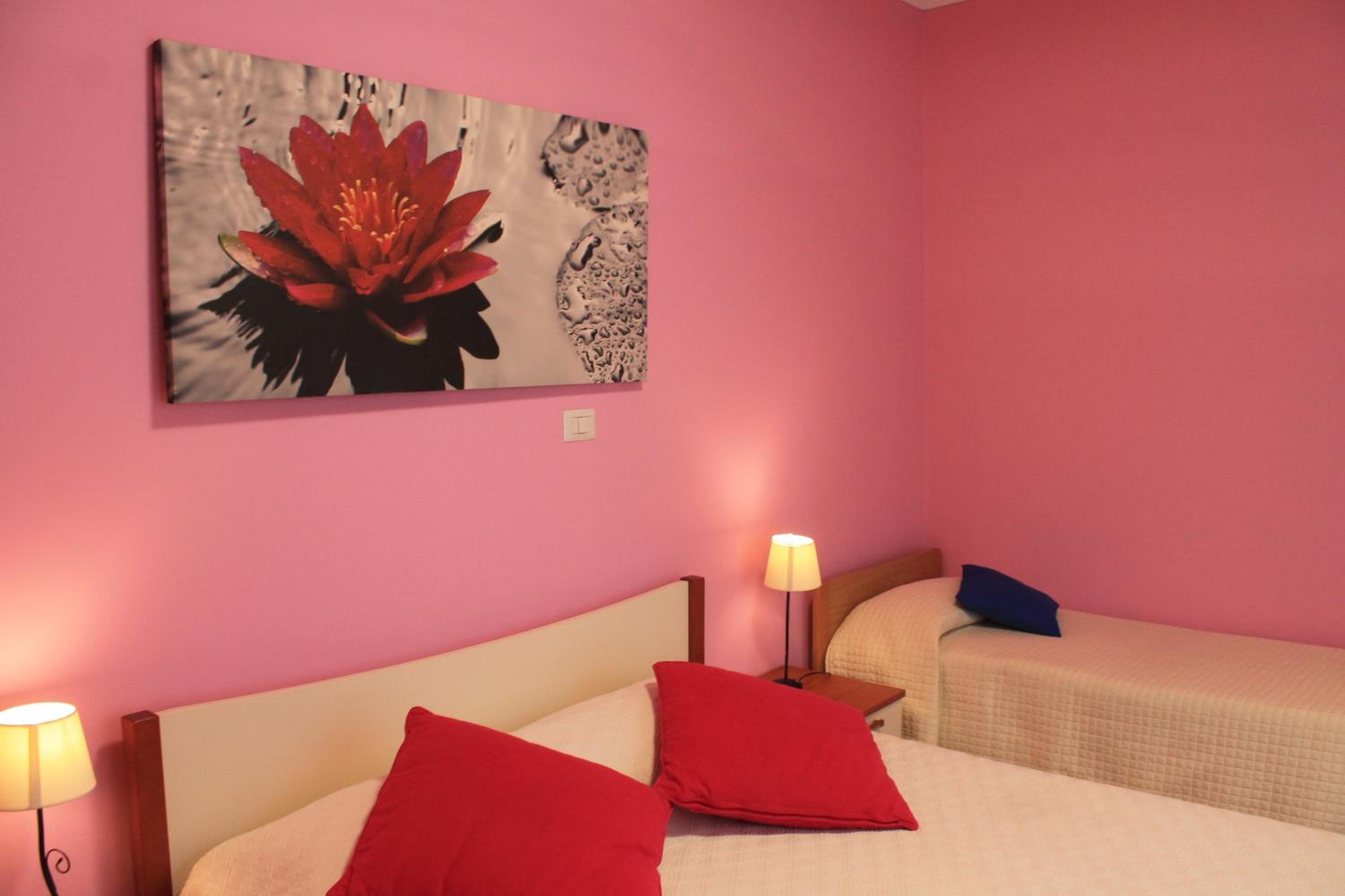 Quadruple Room - Photo 9