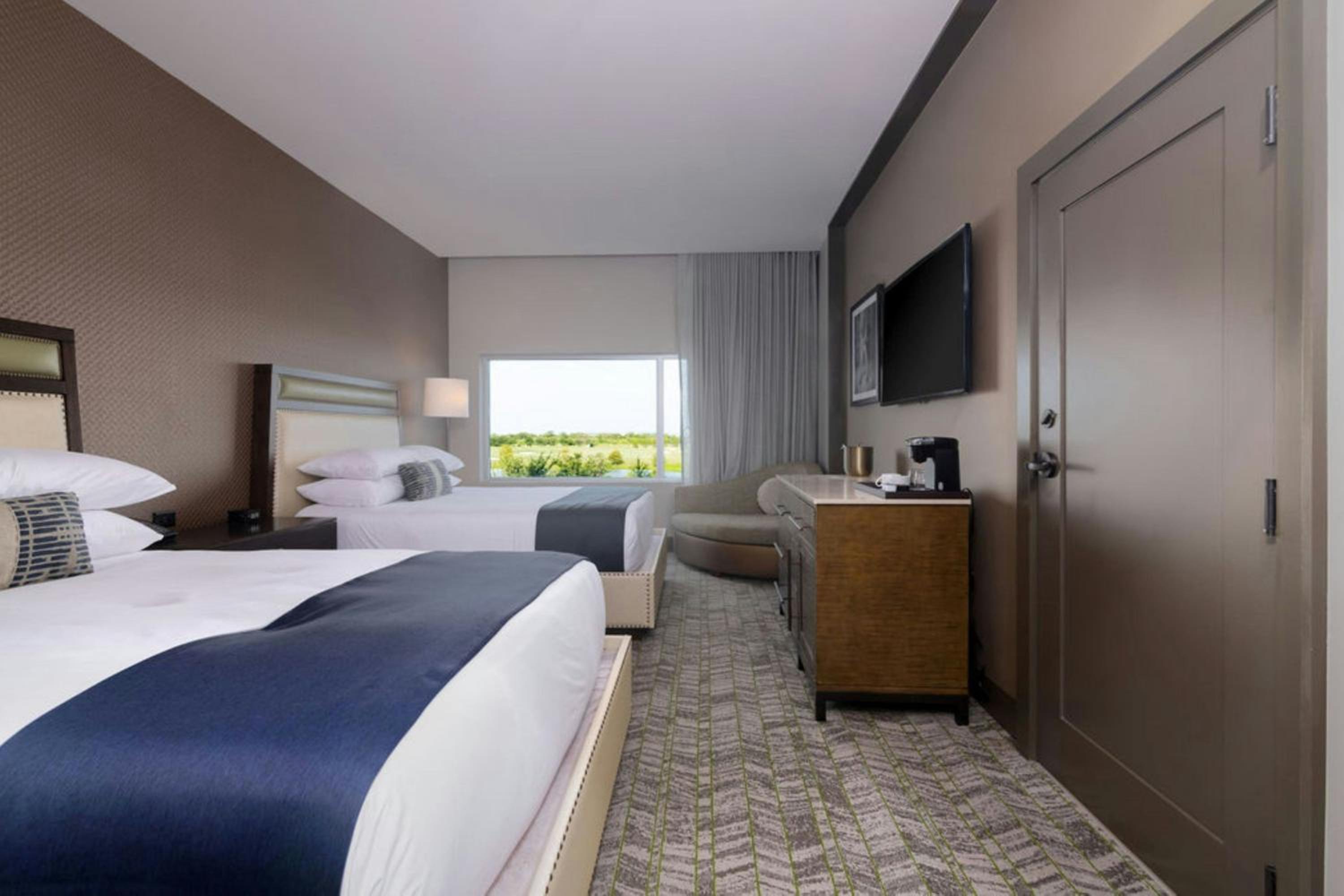Premium Queen Room - Hearing Accessible photo 1