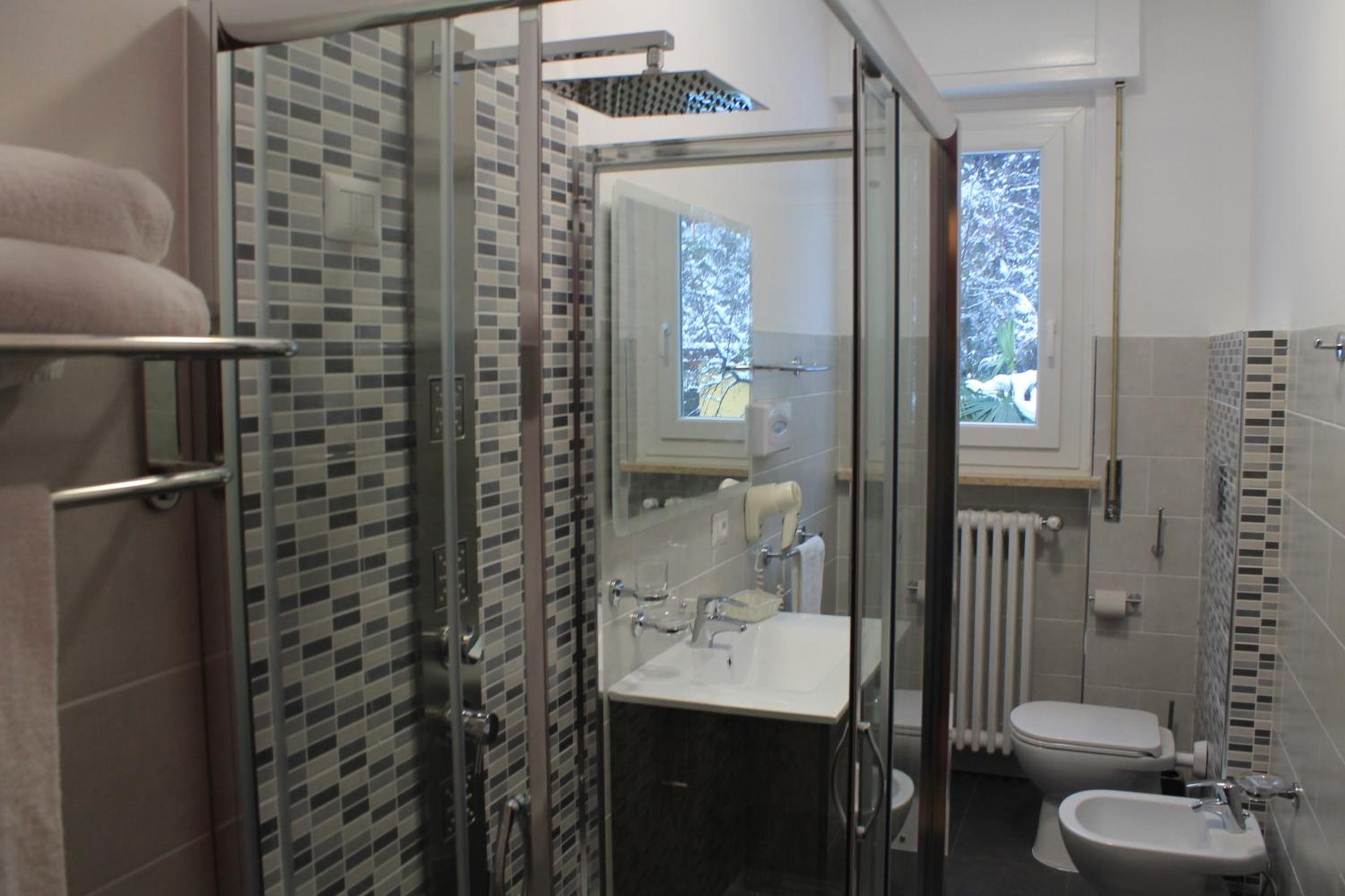Quadruple Room - Photo 6