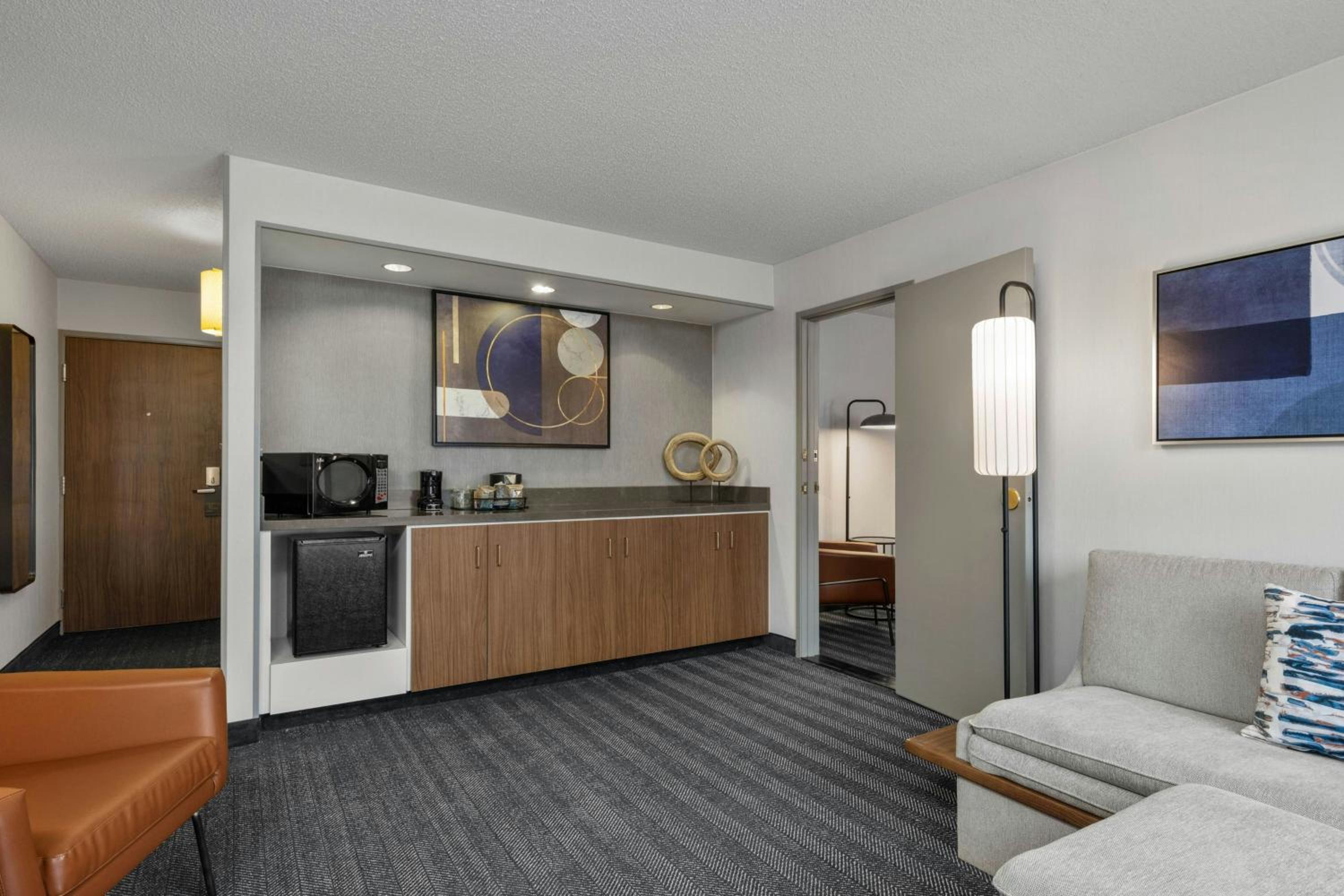 One King Suite with Sofa Bed - Mobility Access/Roll-In Shower photo 3