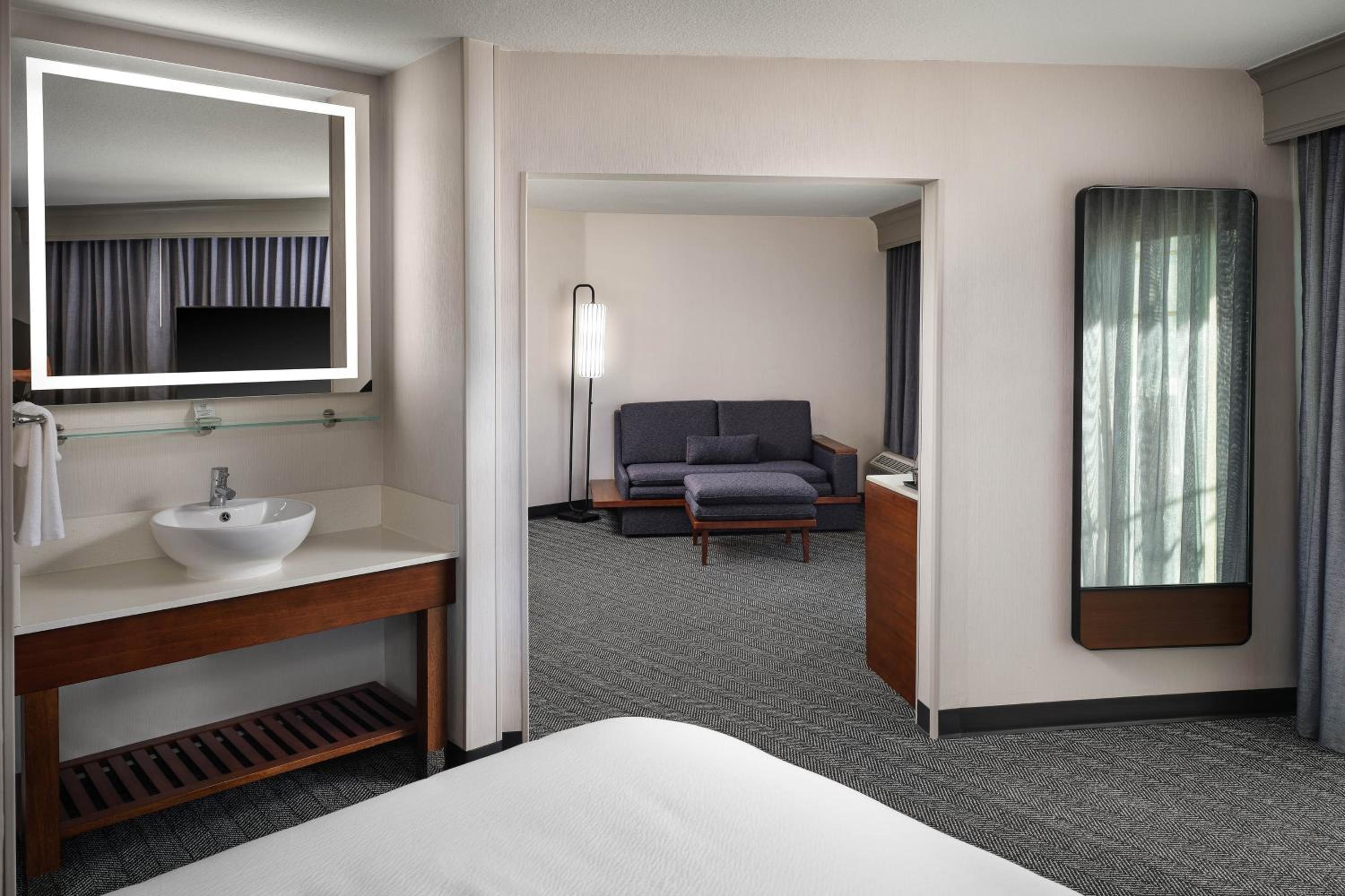 King Suite with Sofa Bed - Hearing Accessible