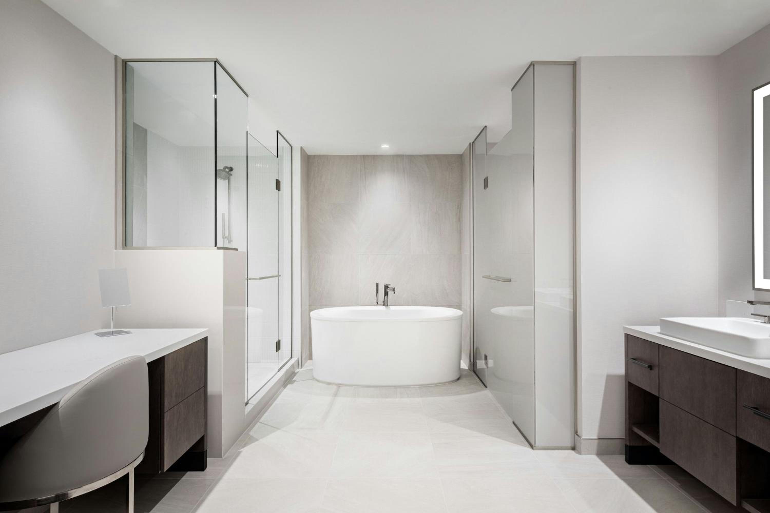 The Reserve Signature King Suite with Balcony and Tub - Mobility Accessible