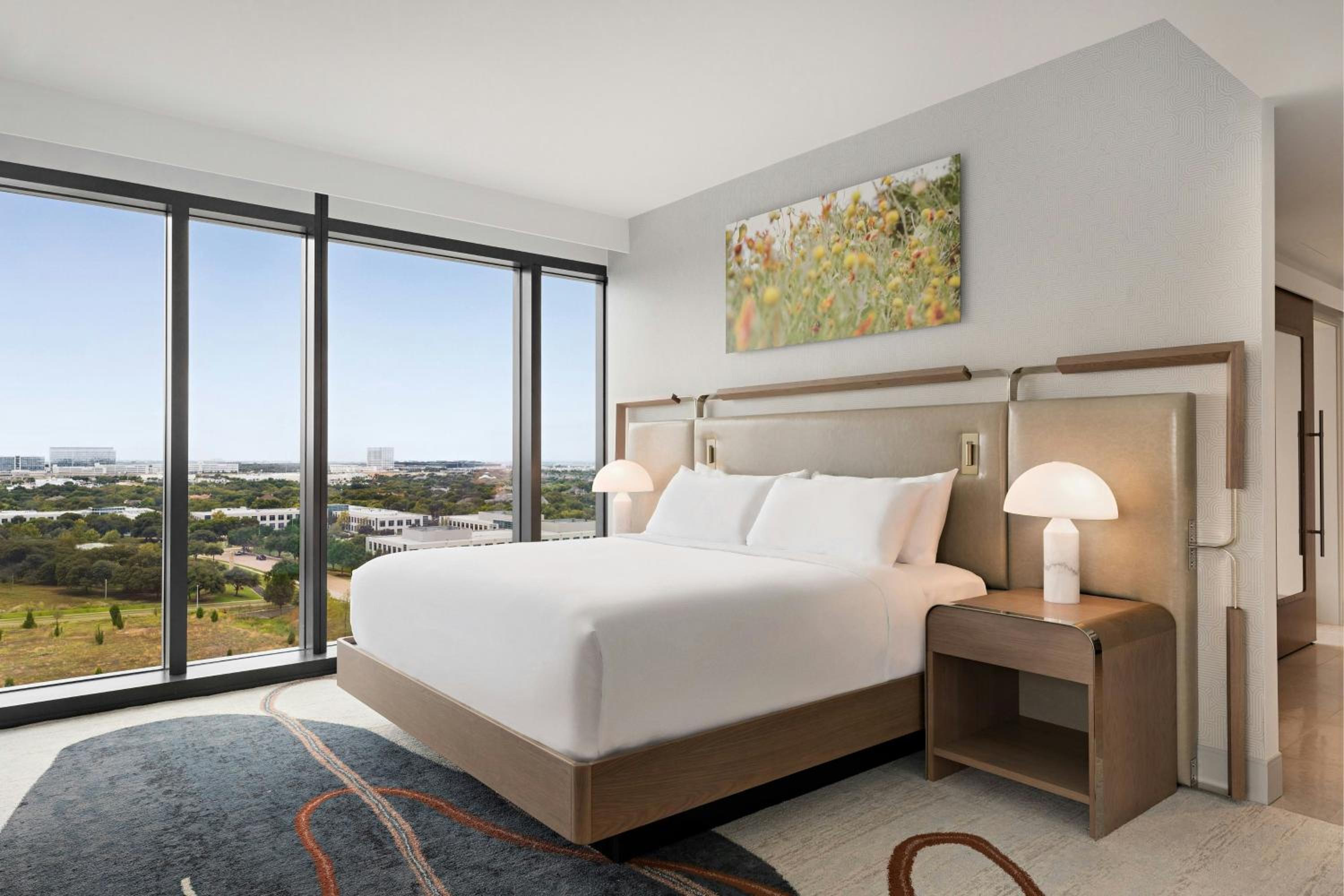 Corner King Room - Photo 1