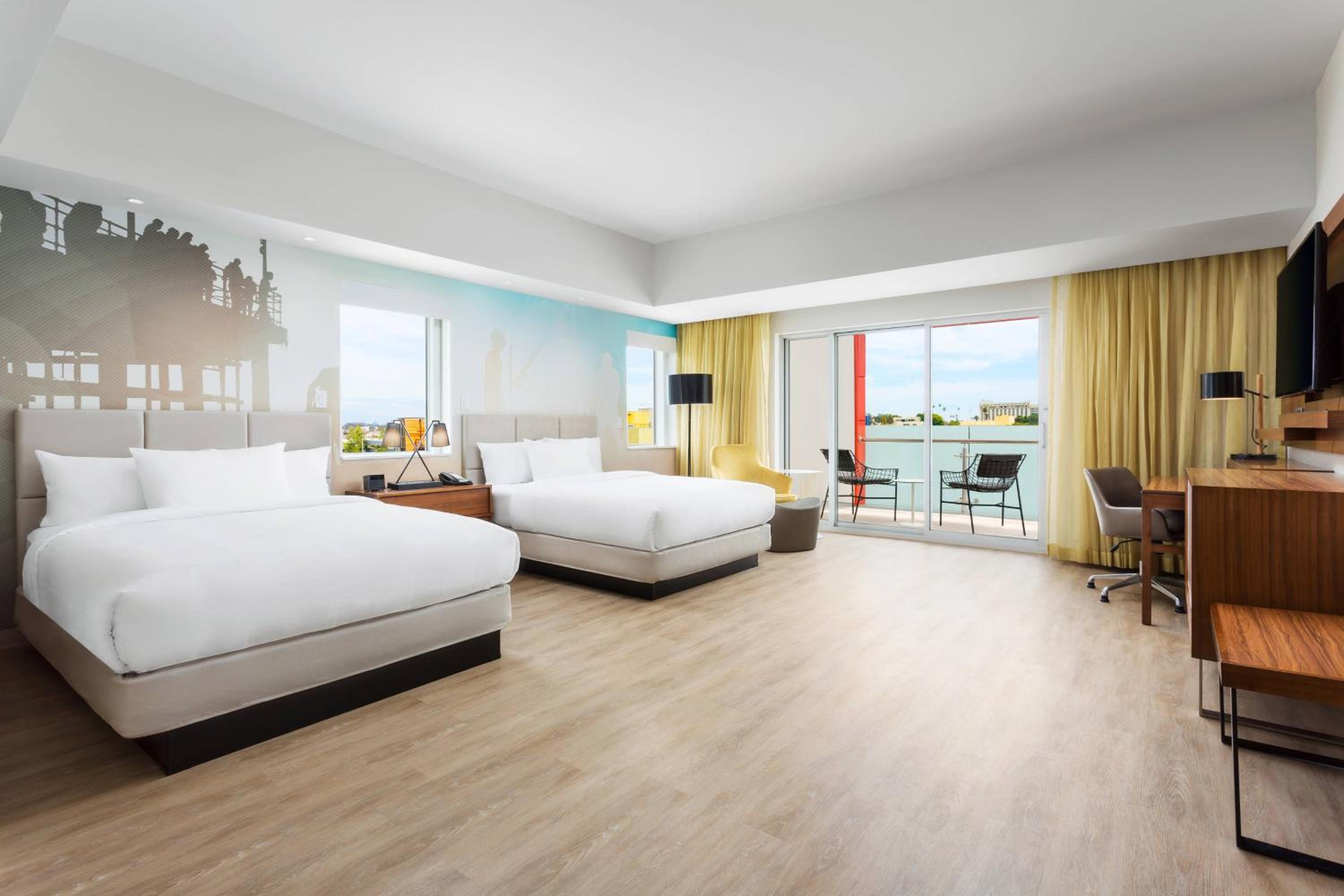 Studio with Two Queen Beds and Sofa Bed - Hearing Accessible