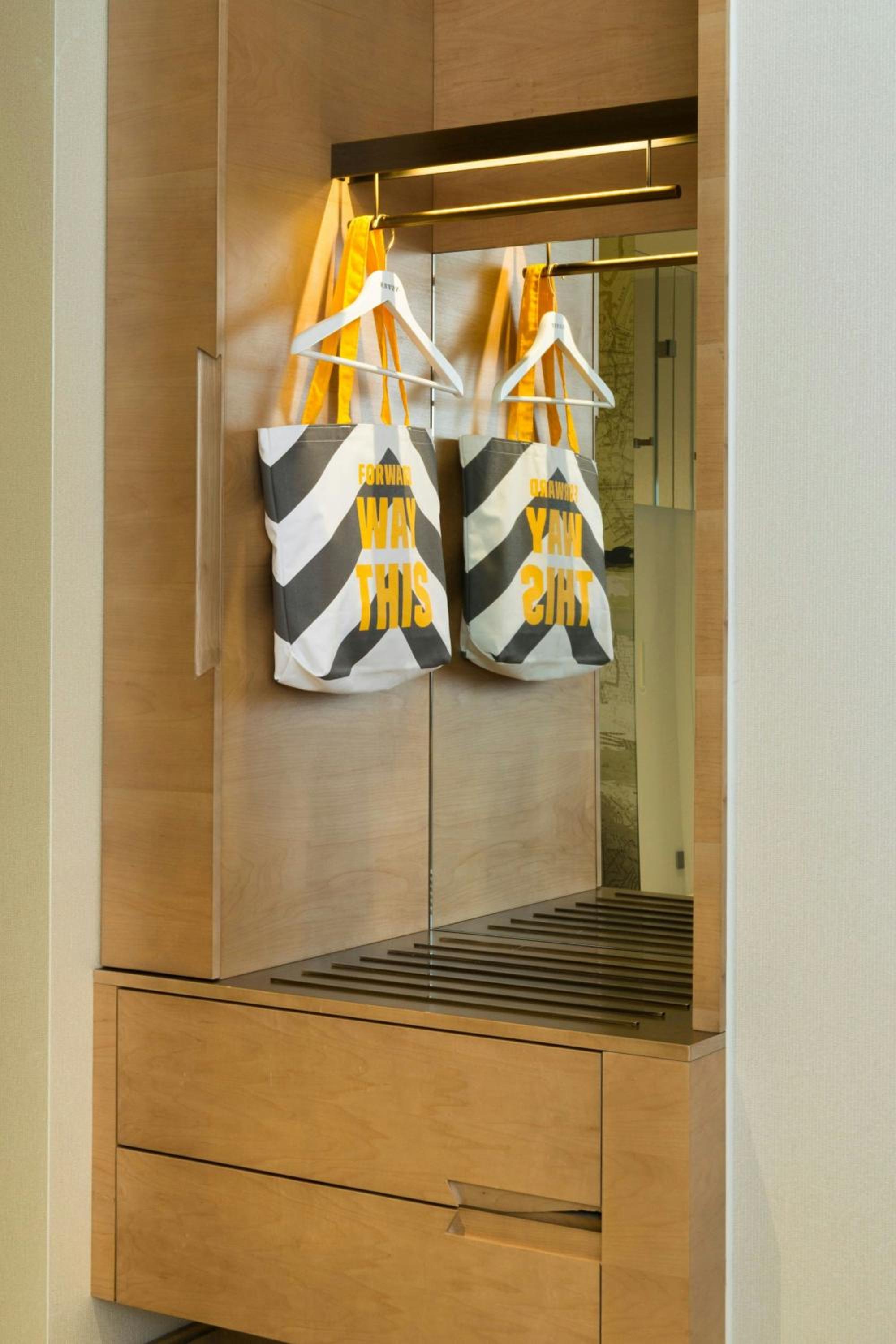 King Room with Roll-in Shower - Mobility and Hearing Accessible