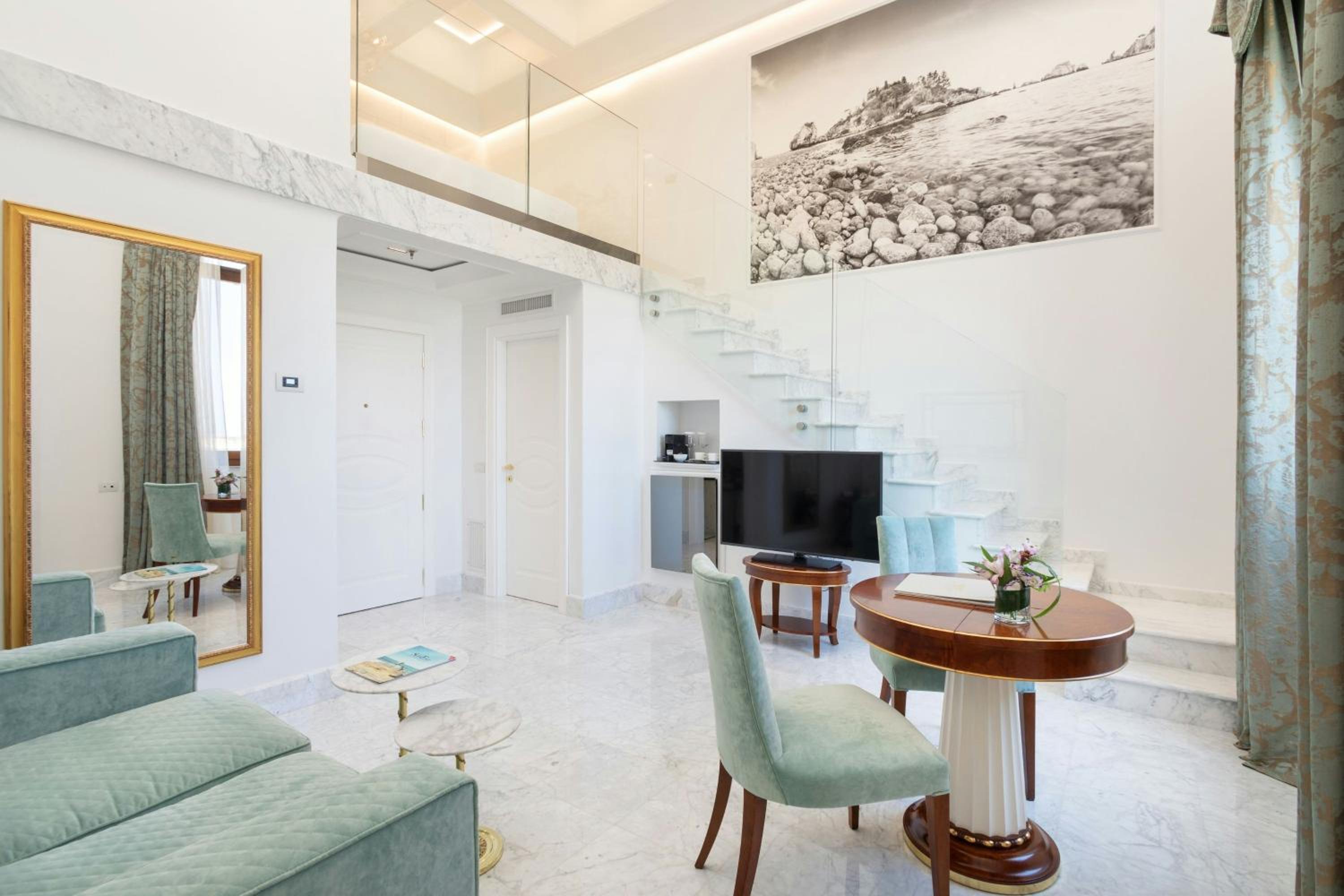 Accessible Futura Queen Duplex