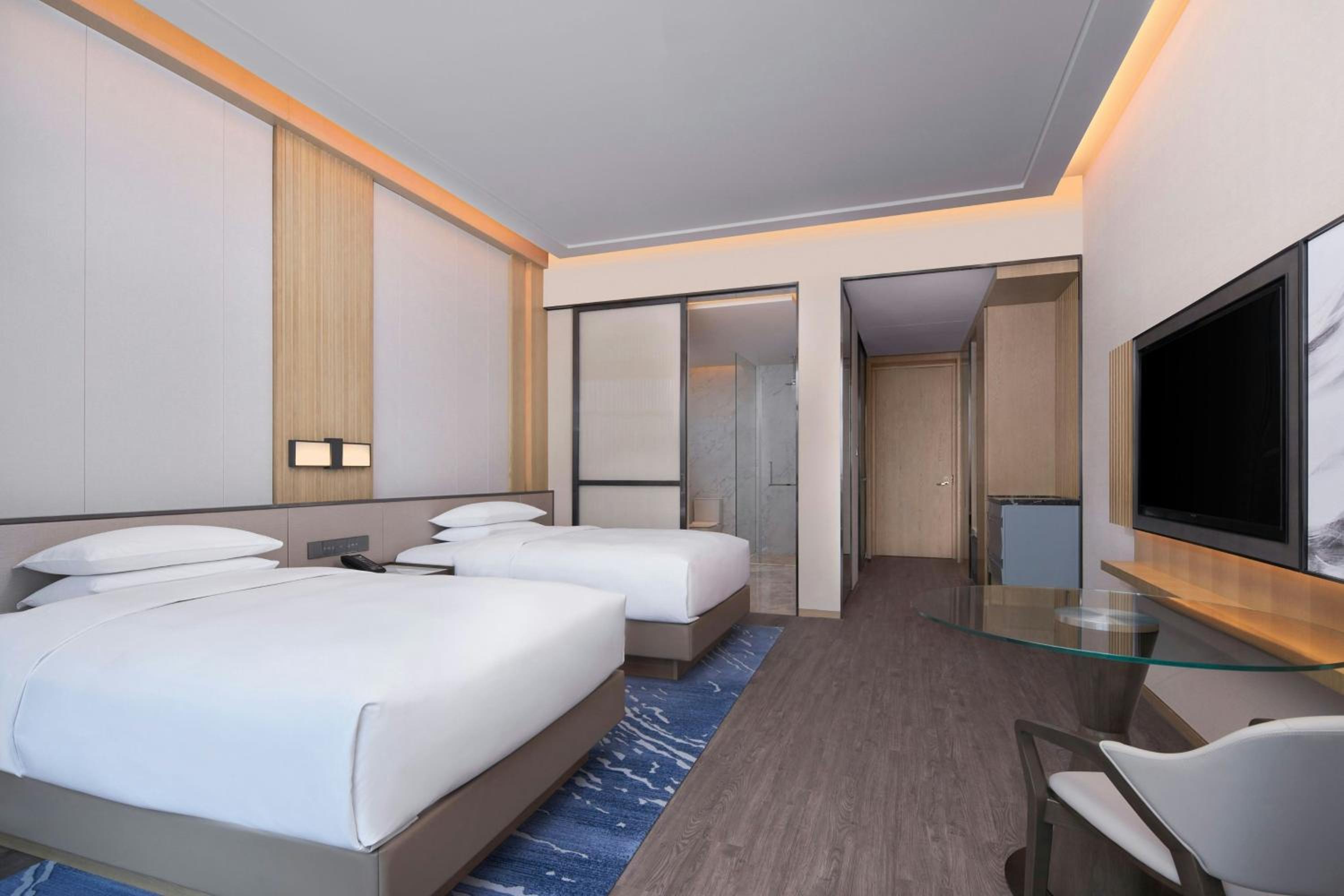 Superior Double Room with Two Double Beds photo 3