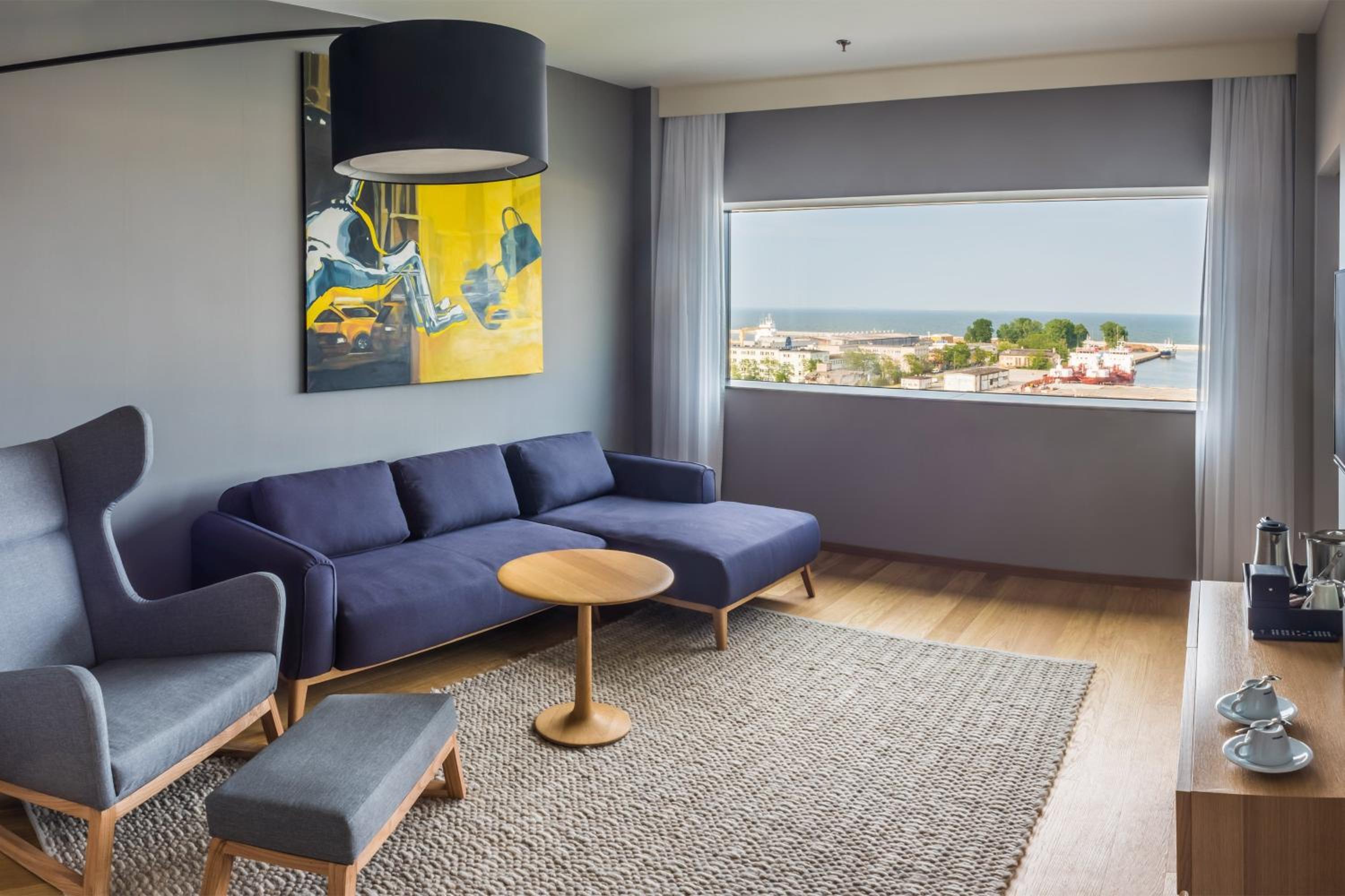 One-Bedroom King Suite