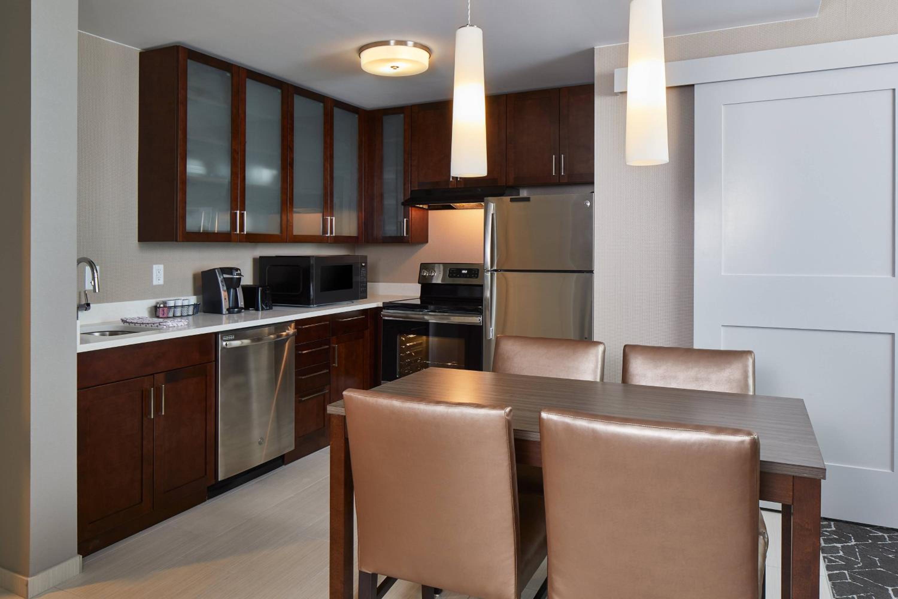 Two-Bedroom Suite thumbnail 6