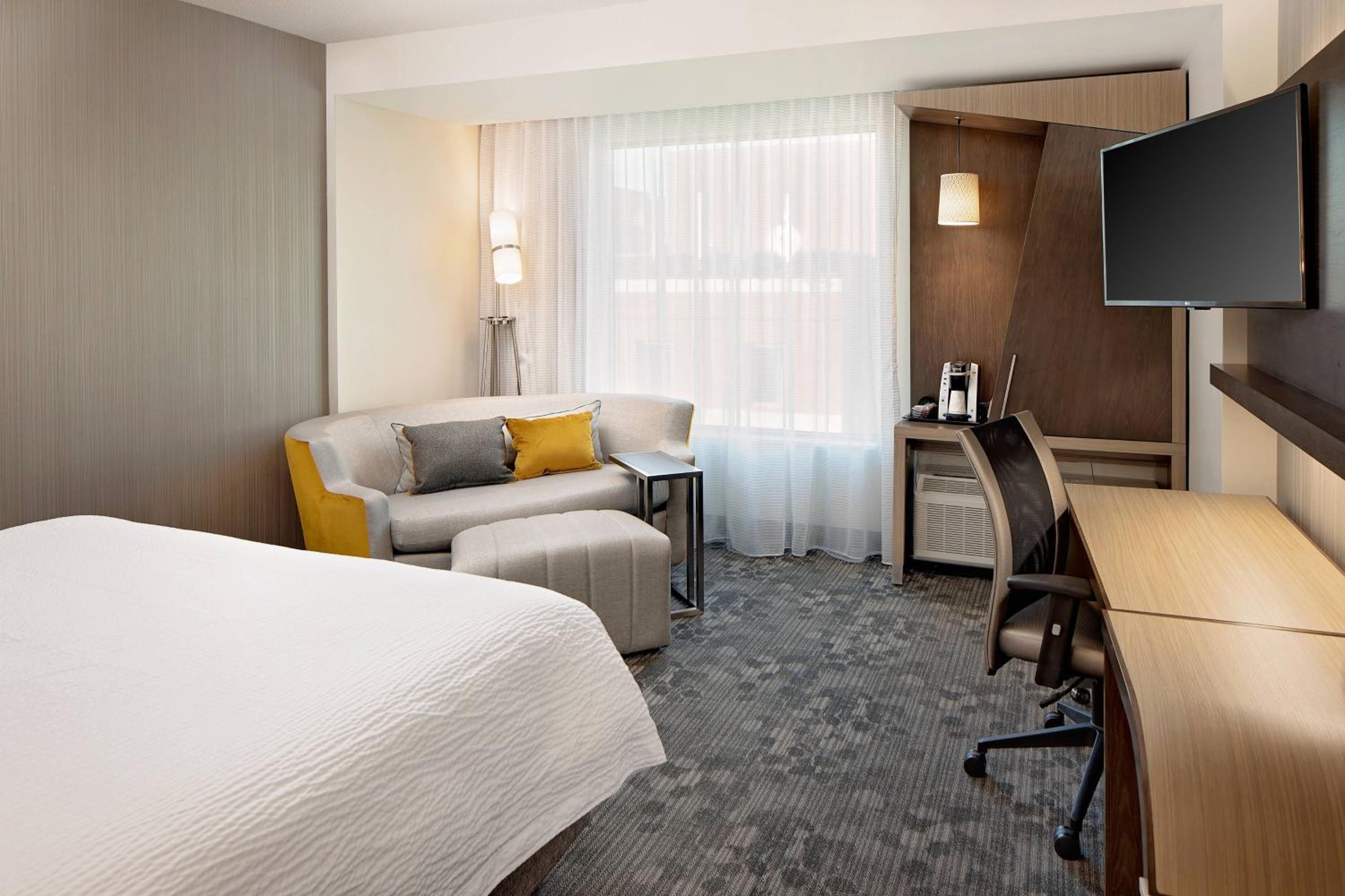 Standard King Room with Sofa Bed - Mobility Accessible with Roll-In Shower photo 1