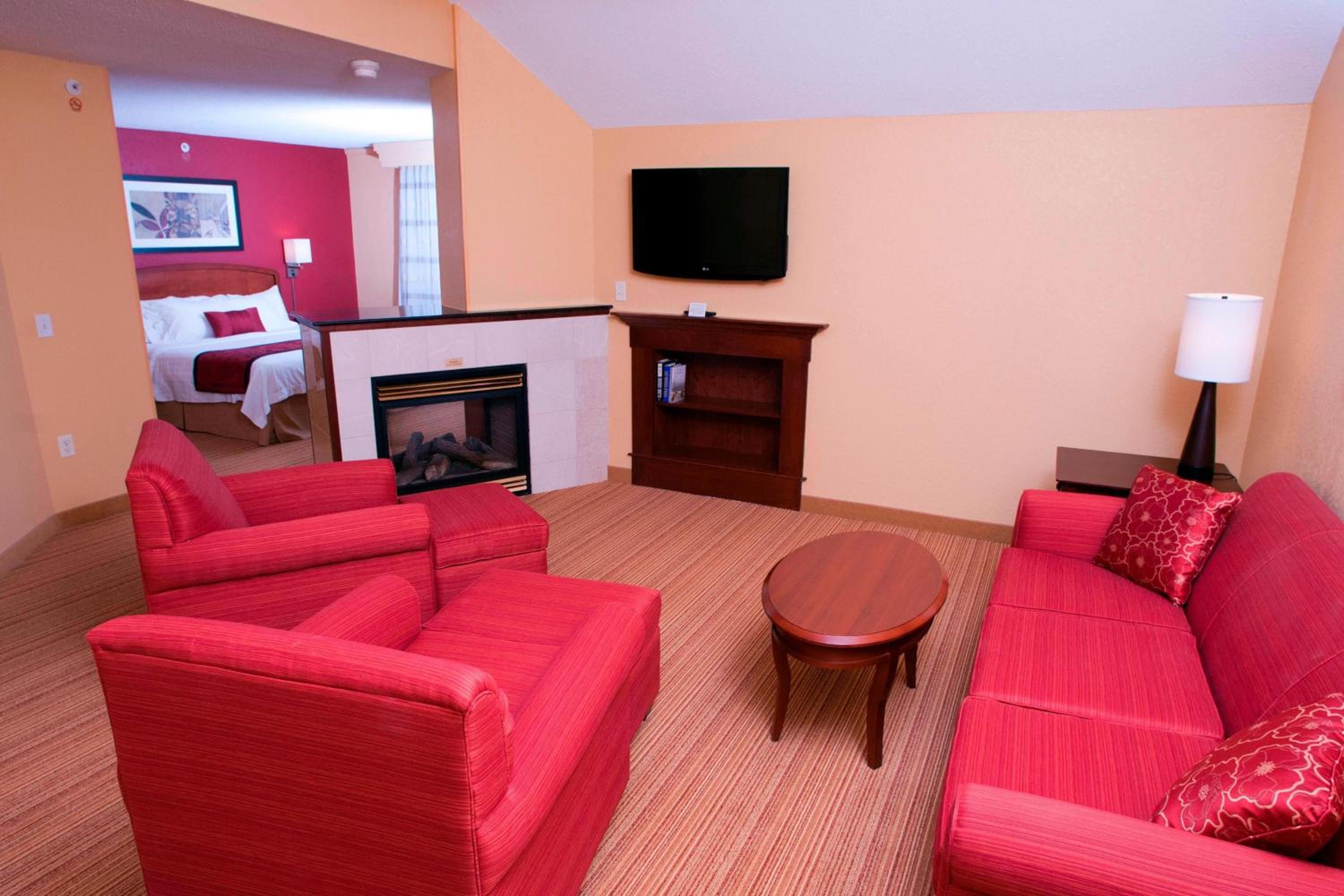 King Suite with Sofa Bed - Photo 4
