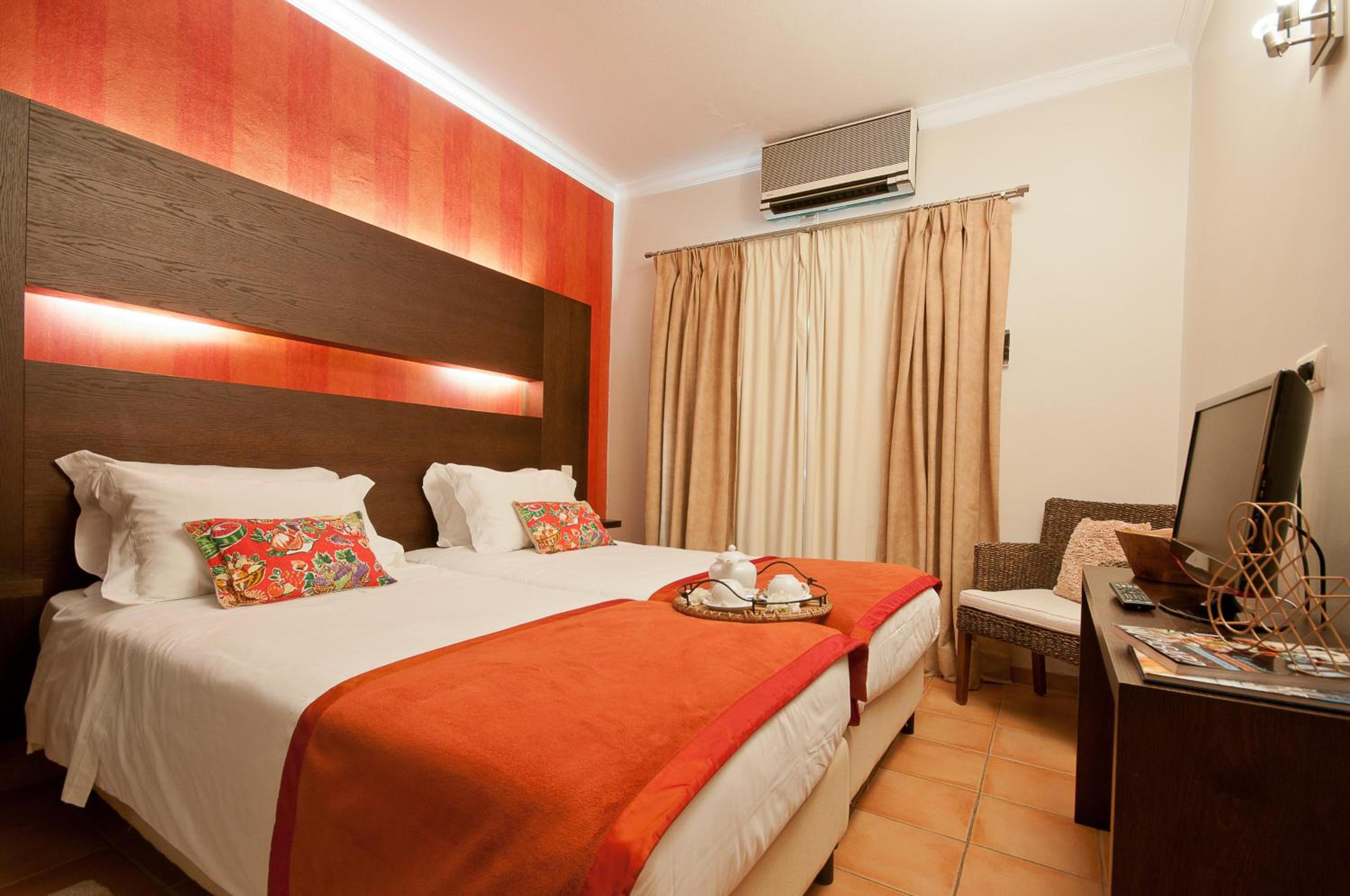 Twin Room - Photo 20