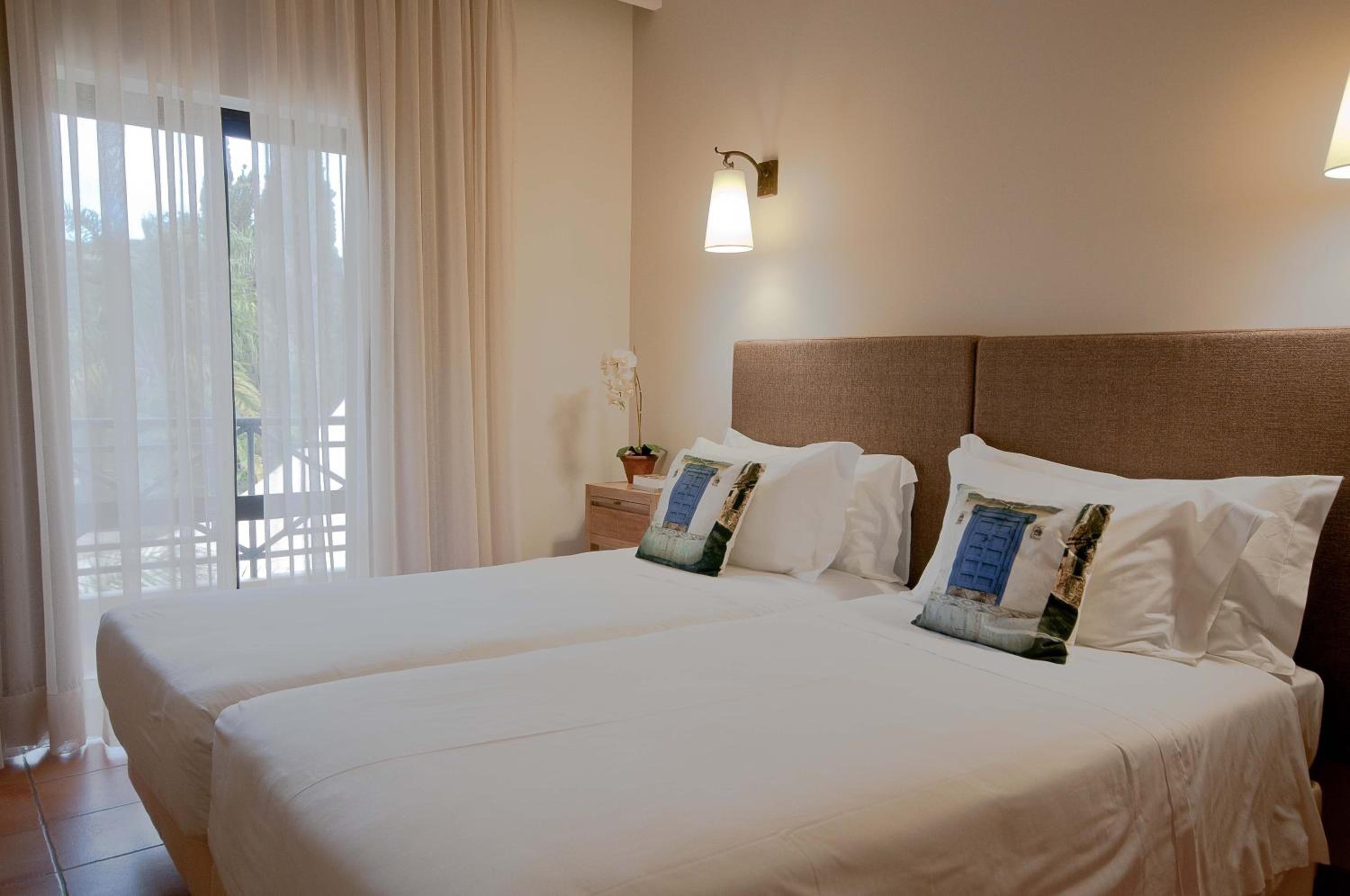 Twin Room - Photo 23