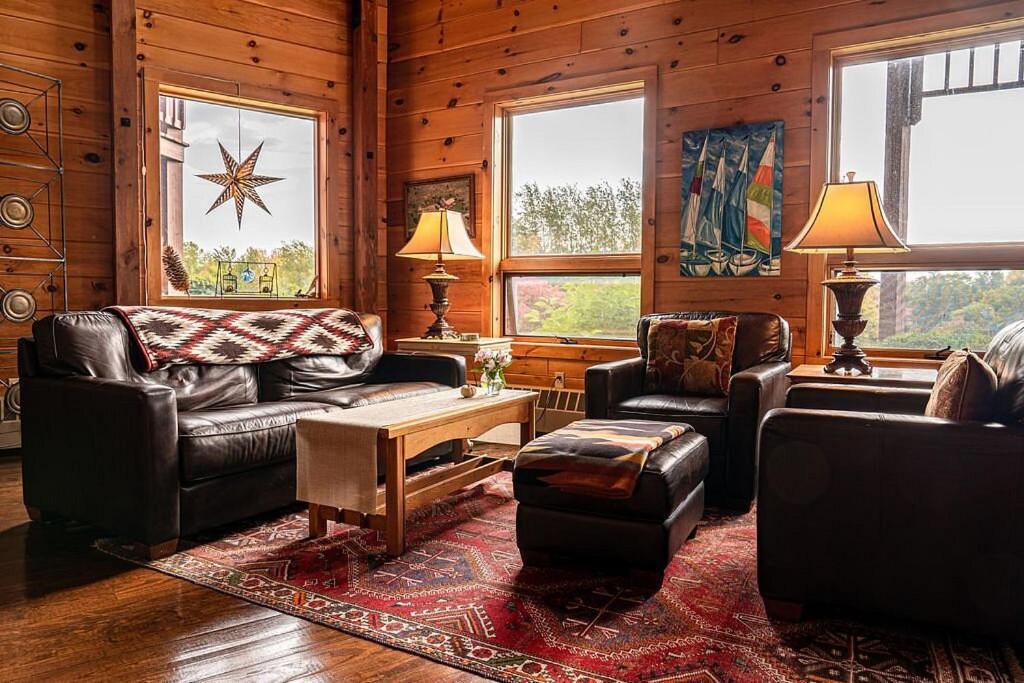 King Room with Balcony photo 1