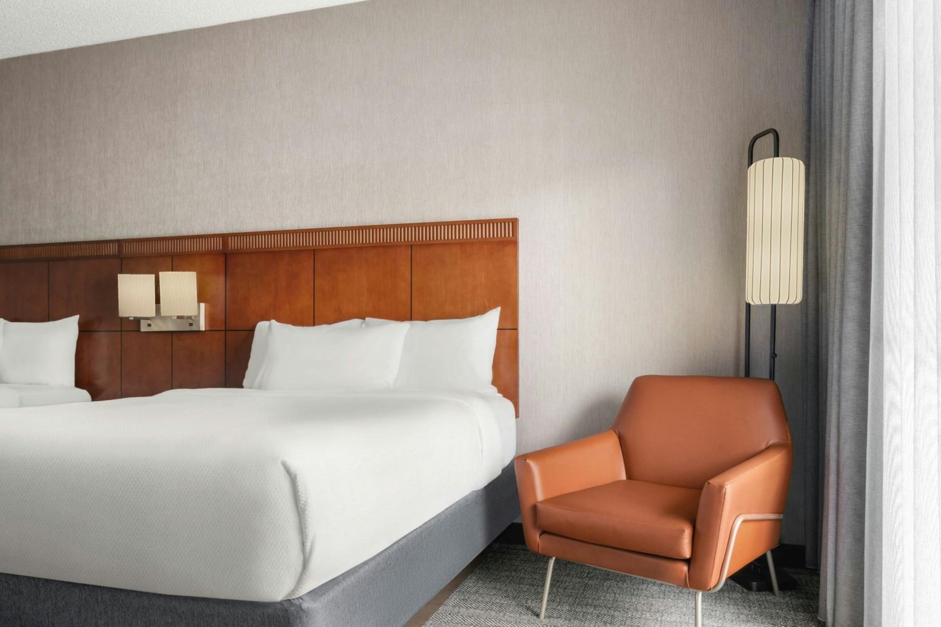Queen Room with Two Queen Beds and Roll-in Shower - Mobility and Hearing Accessible photo 3