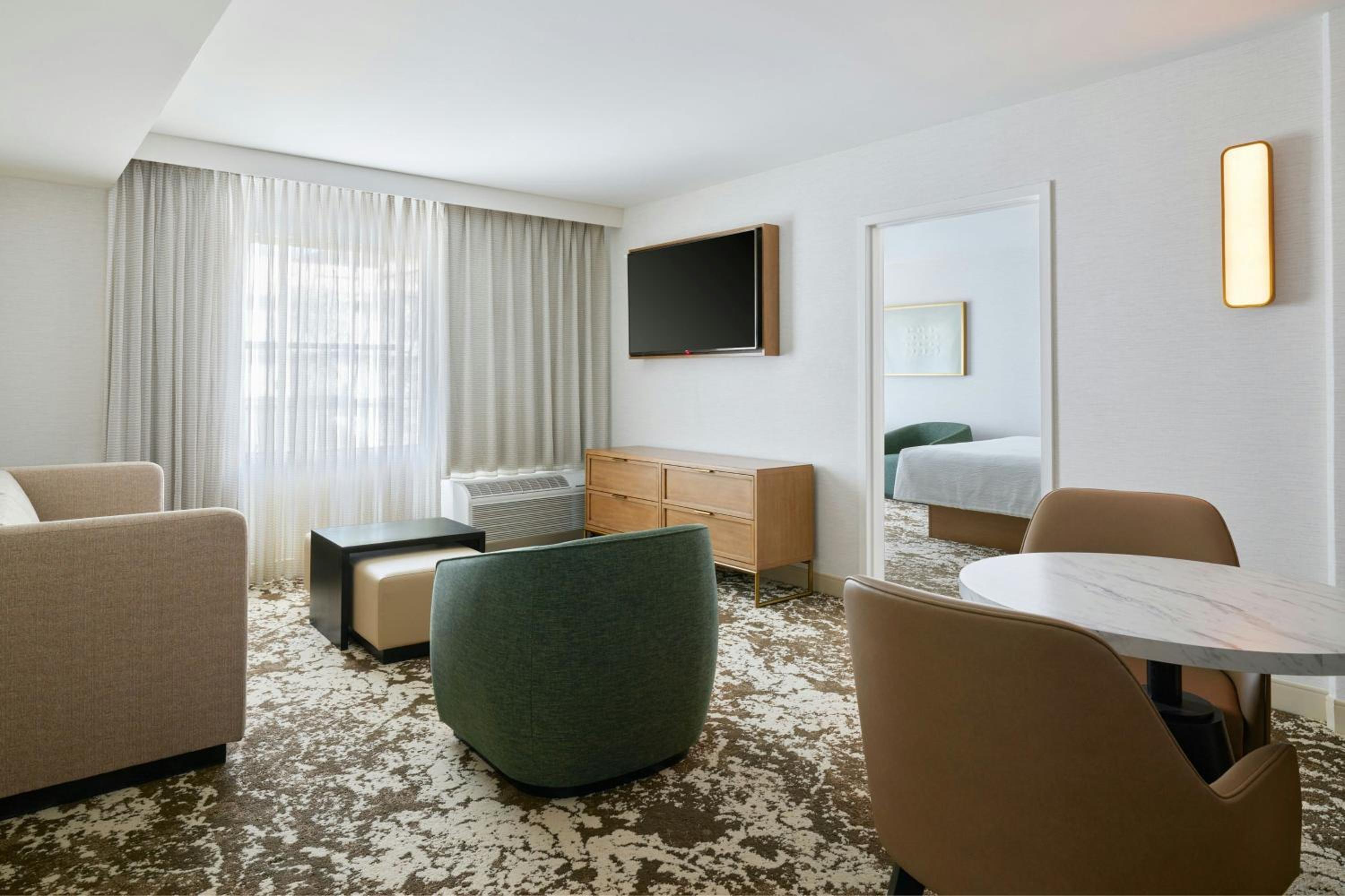 1 Bedroom Suite, 1 Bedroom 2 room Suite - Photo 1