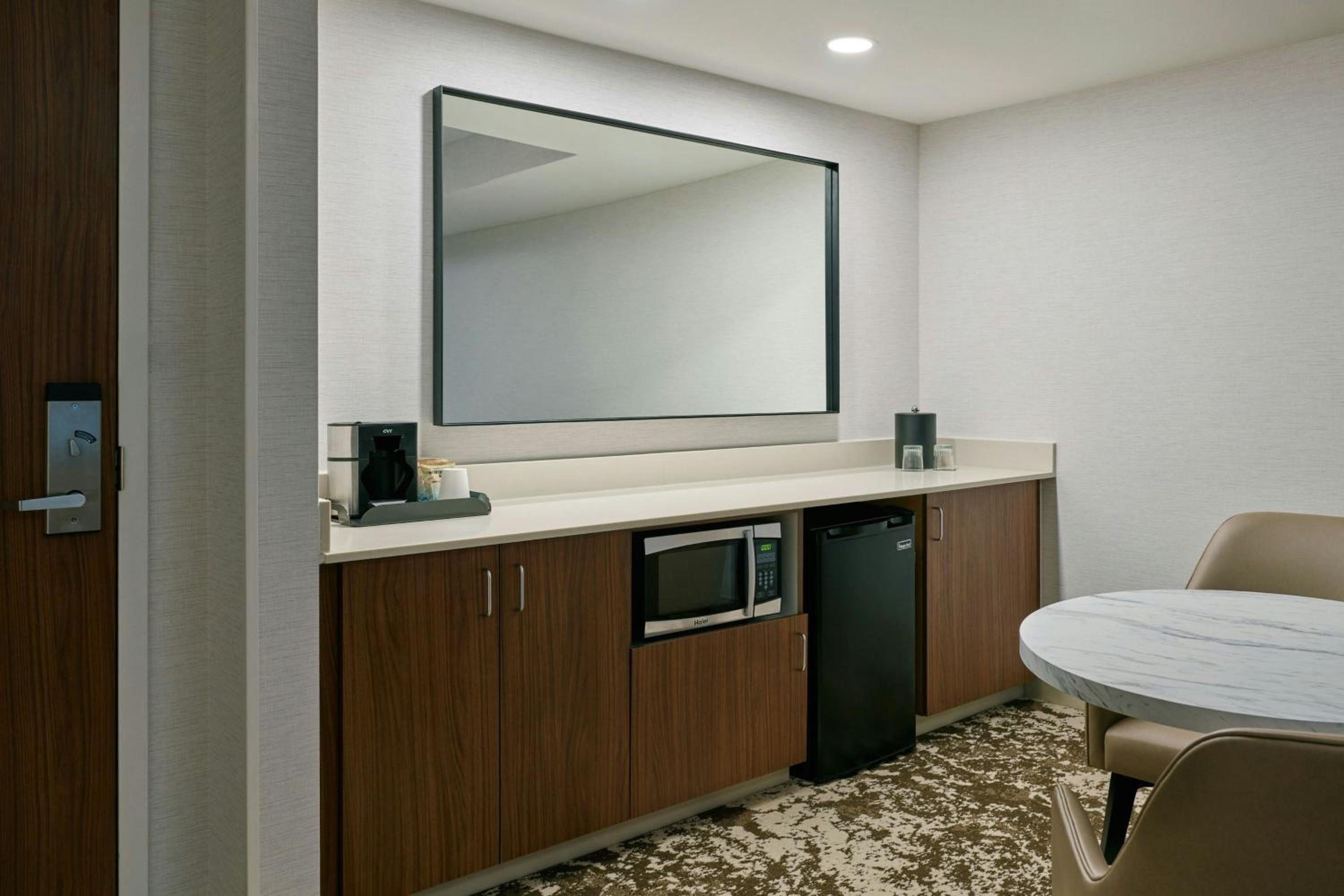 1 Bedroom Suite, 1 Bedroom 2 room Suite - Photo 5