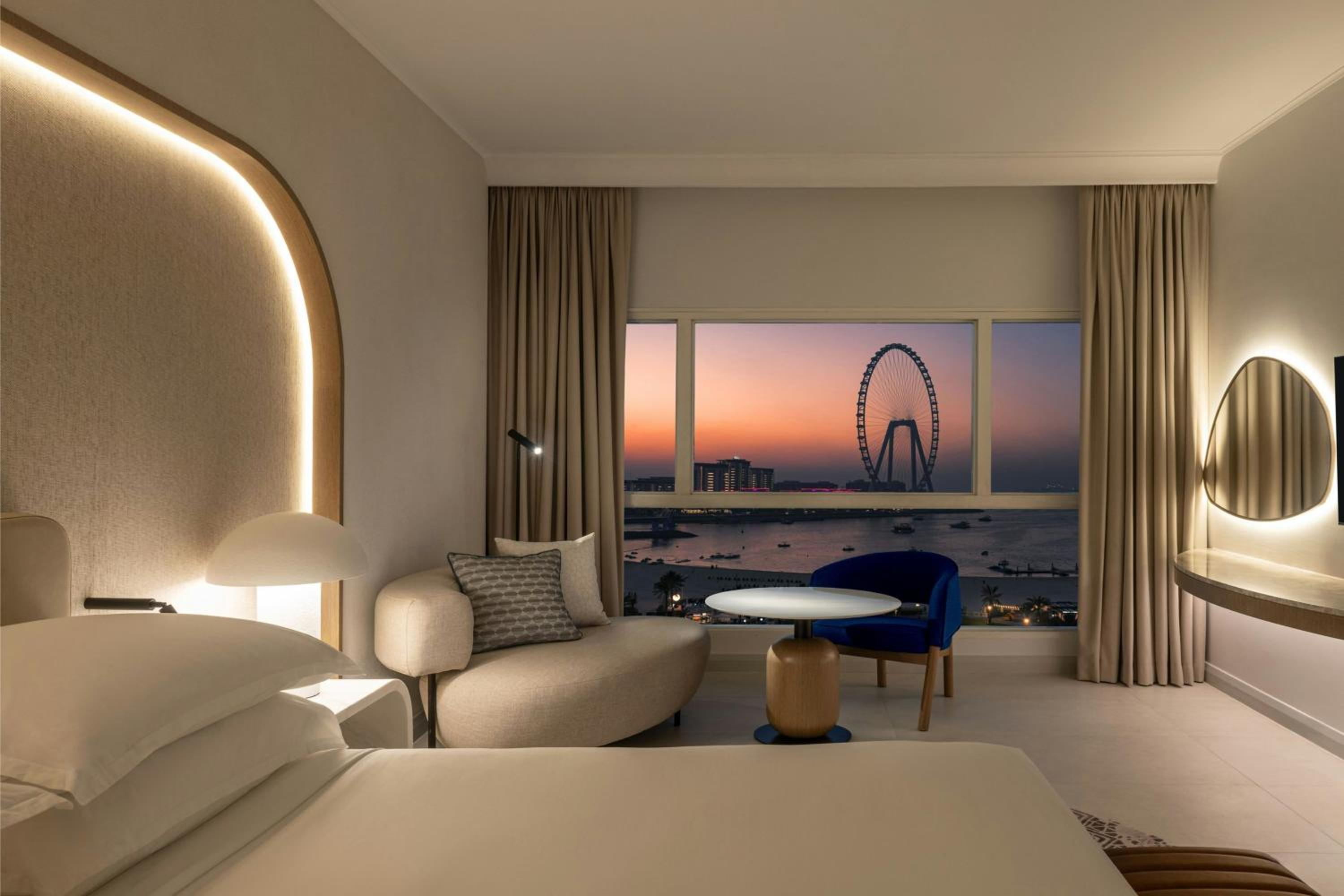 Deluxe King Room - Sea View, Private beach Access thumbnail 5