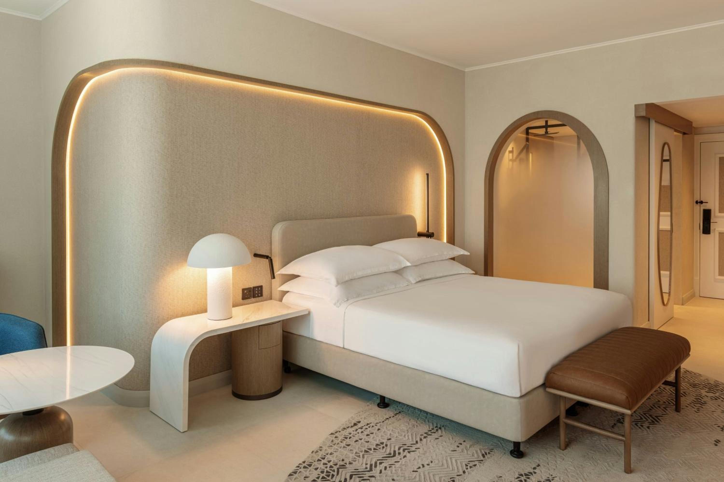 Club King JBR View Room - Lounge Access with Afternoon Tea, Evening Cocktail Hours, Soft Refreshments & Canapes, Private beach Access