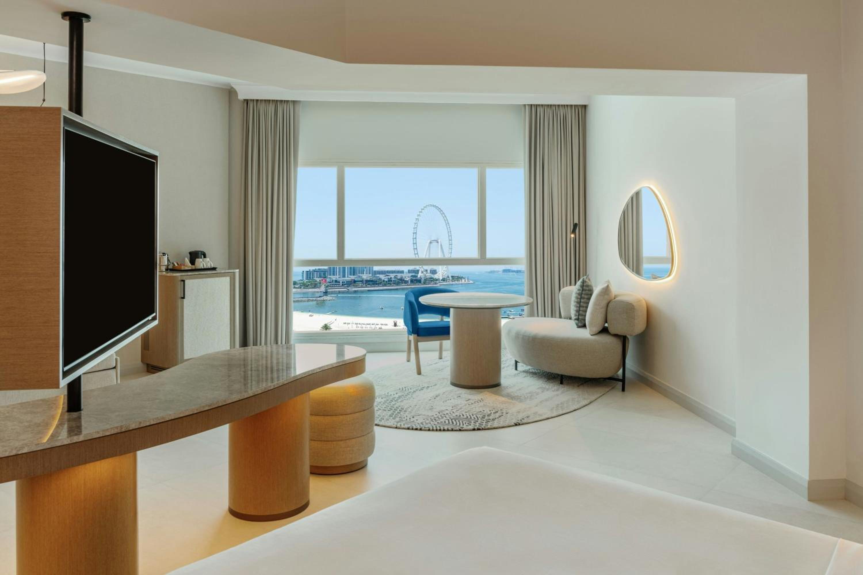 Deluxe King Sea View with Balcony - Private beach Access