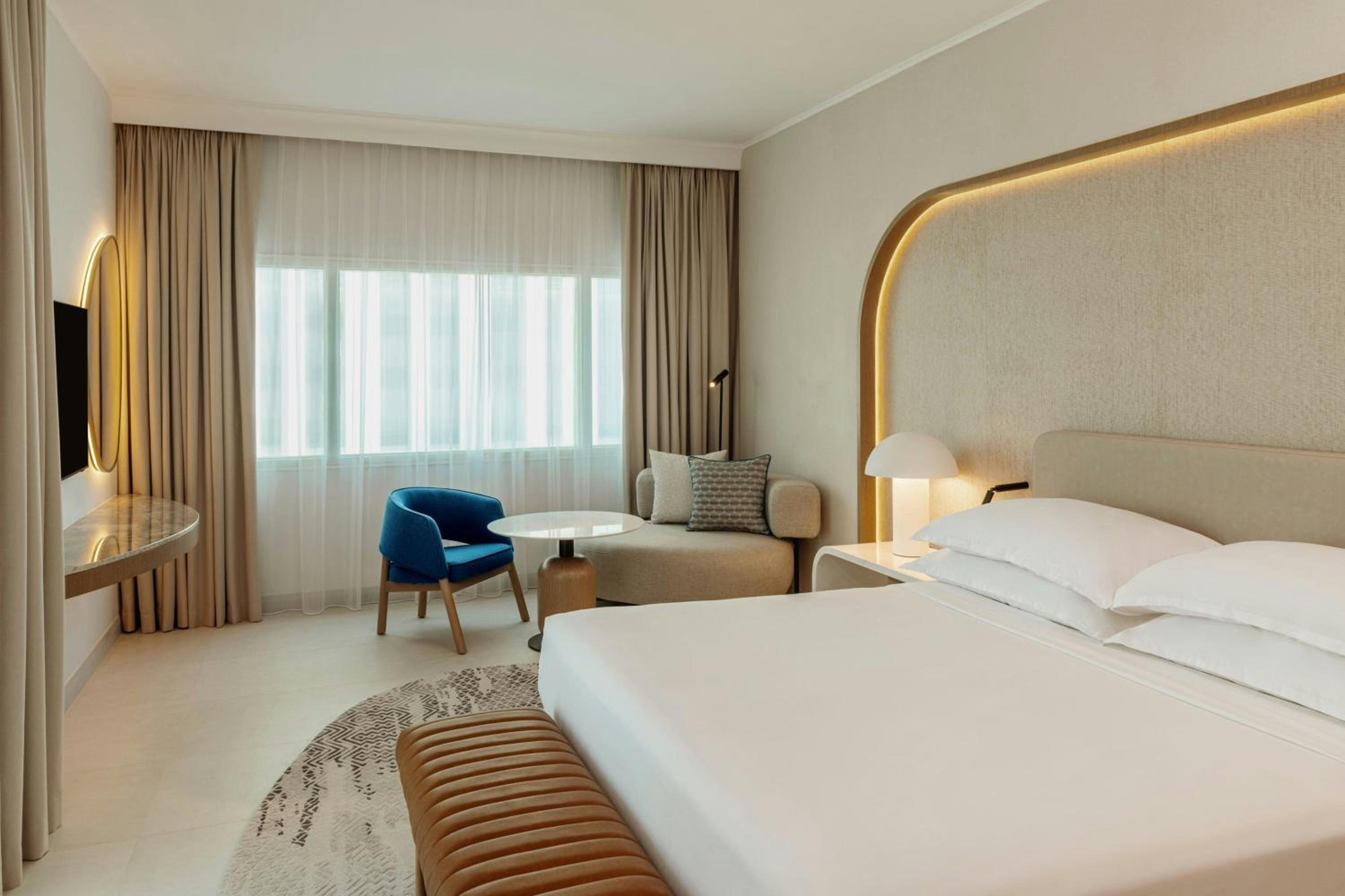 Club King JBR View Room - Lounge Access with Afternoon Tea, Evening Cocktail Hours, Soft Refreshments & Canapes, Private beach Access