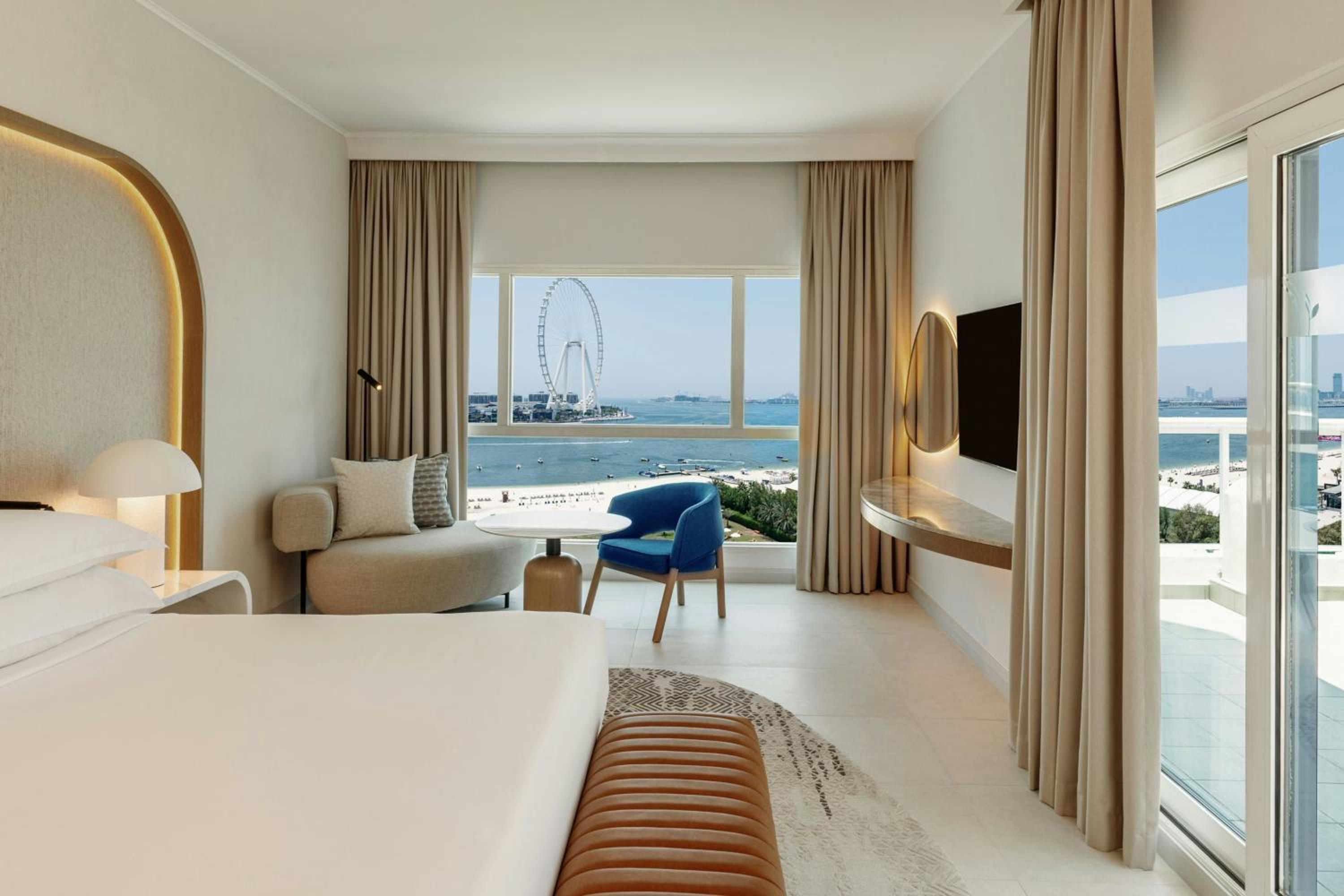 Deluxe King Sea View with Balcony - Private beach Access thumbnail 5