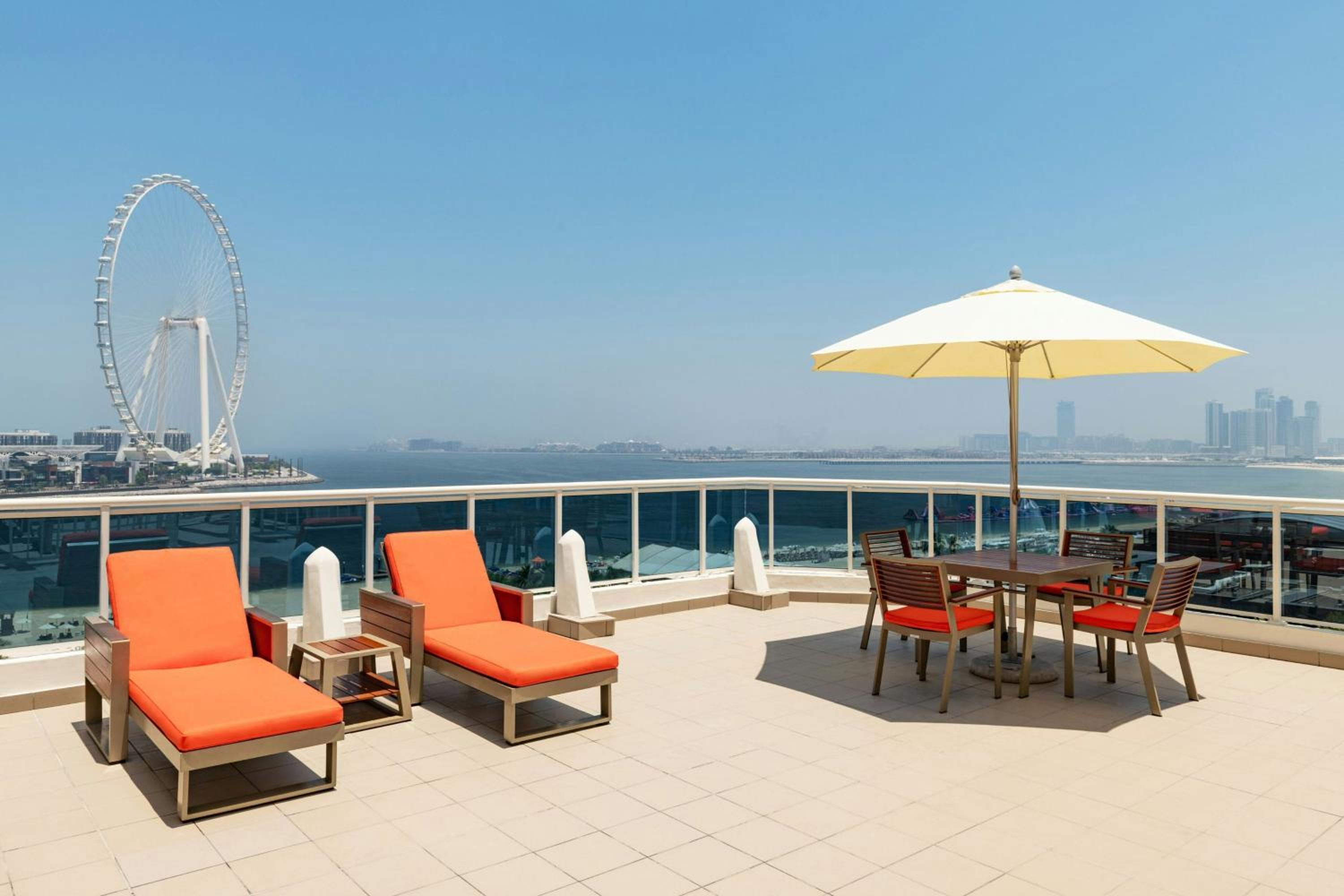 Deluxe King Sea View with Balcony - Private beach Access