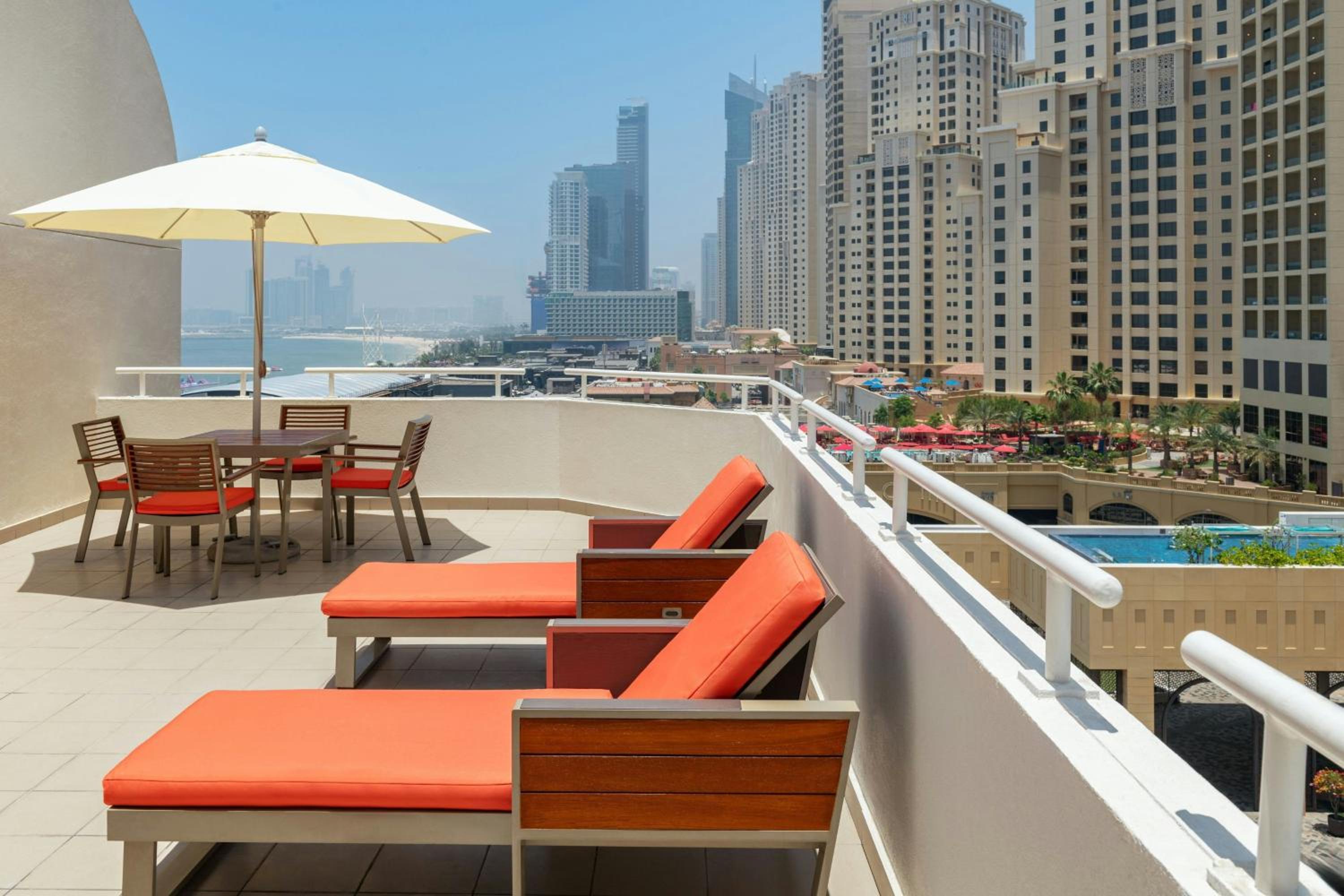 Deluxe King with Balcony - JBR View, Private beach Access thumbnail 5