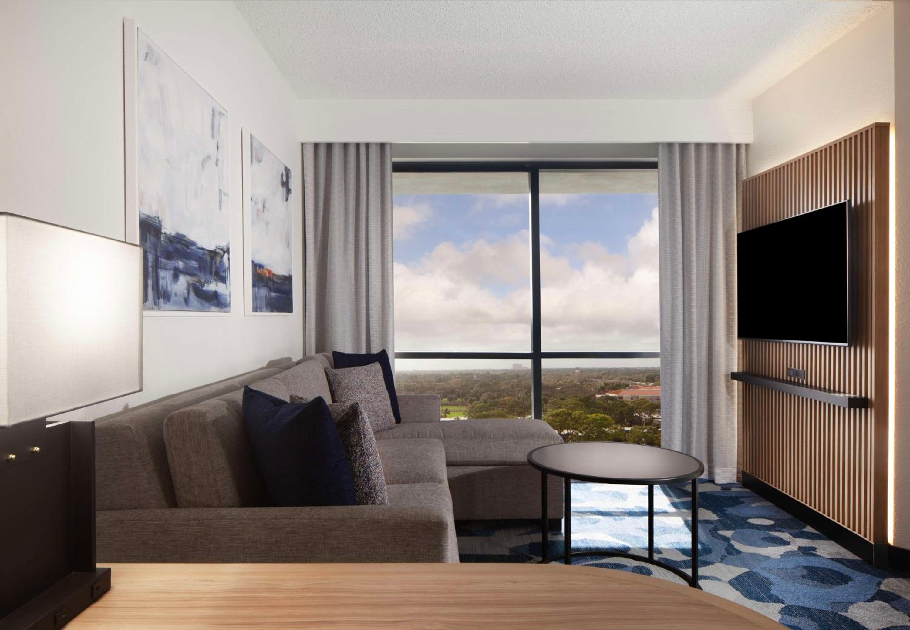 Suite with Two Double Beds and Bath Tub - Mobility Accessible - Photo 1