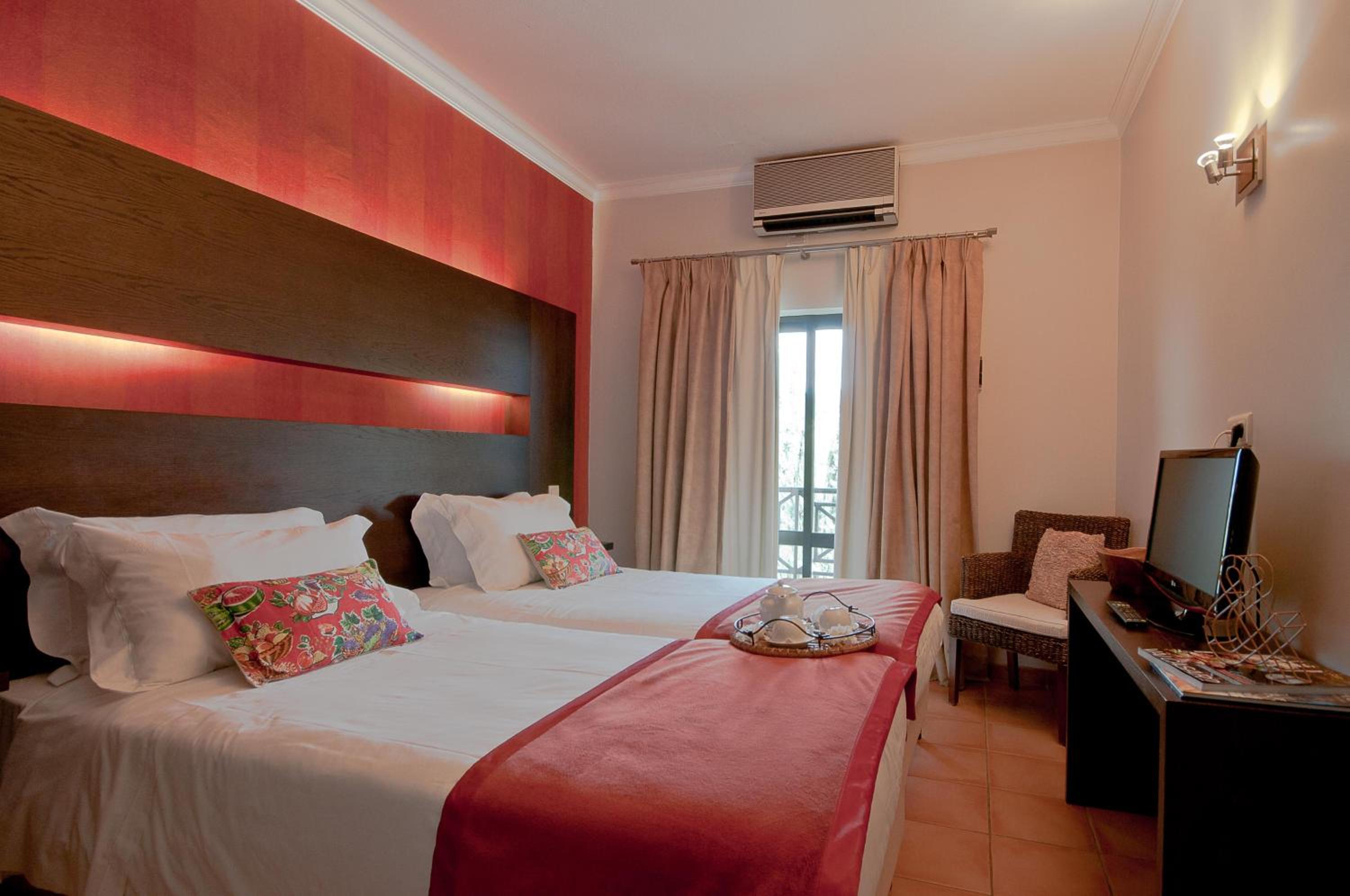 Twin Room - Photo 1
