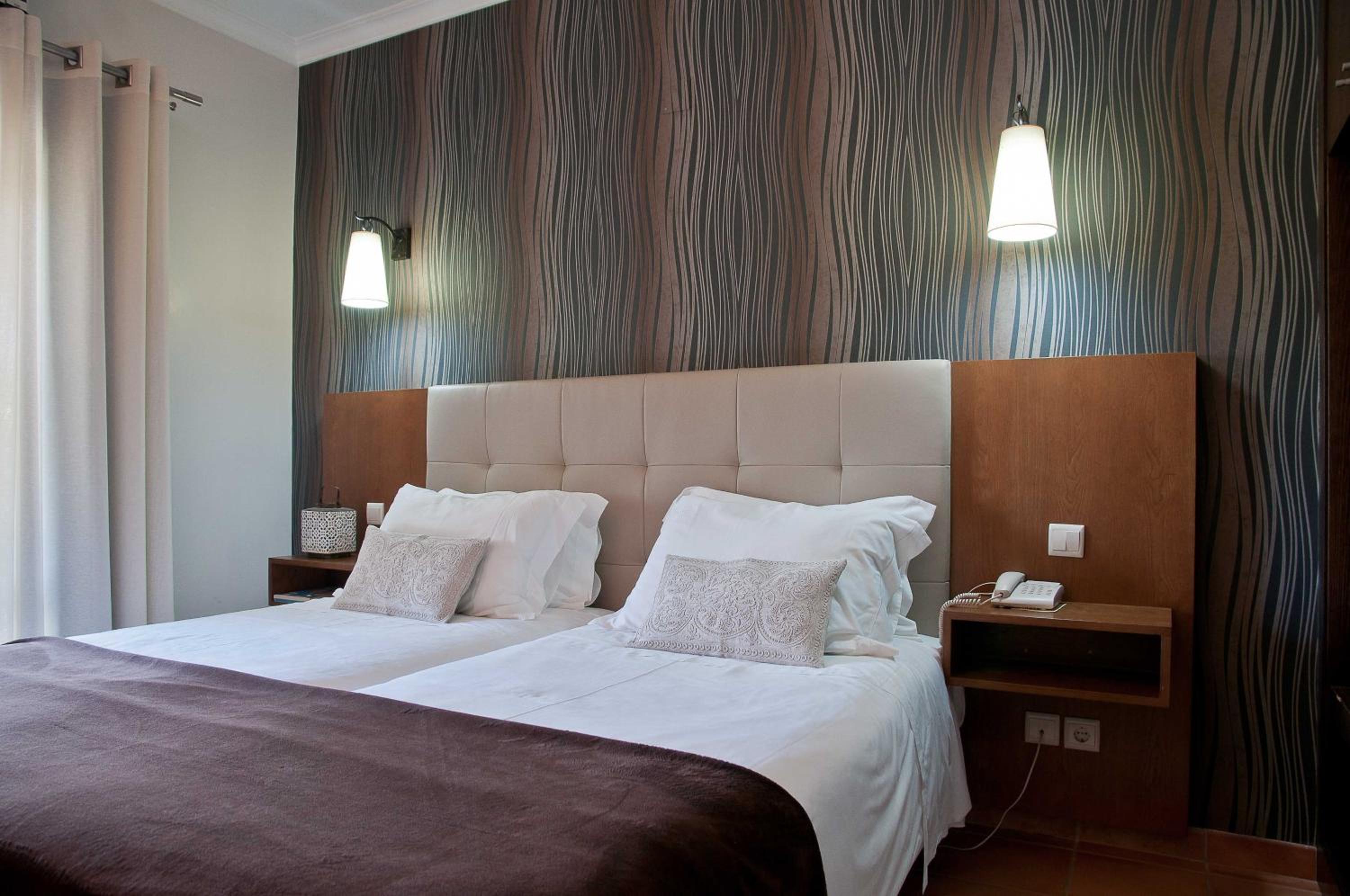 Twin Room - Photo 9