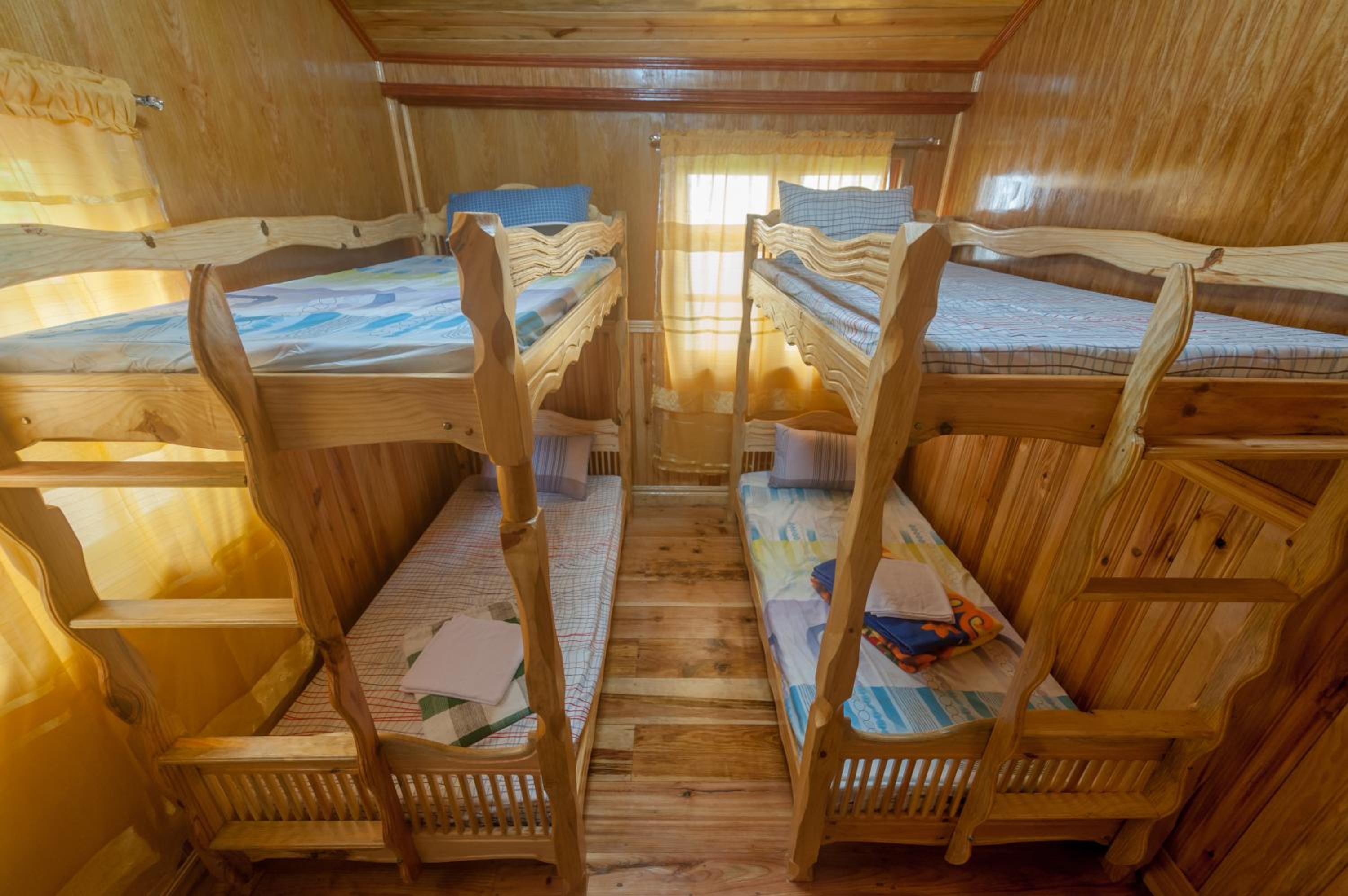 Economy Quadruple Room with Shared Bathroom photo 3