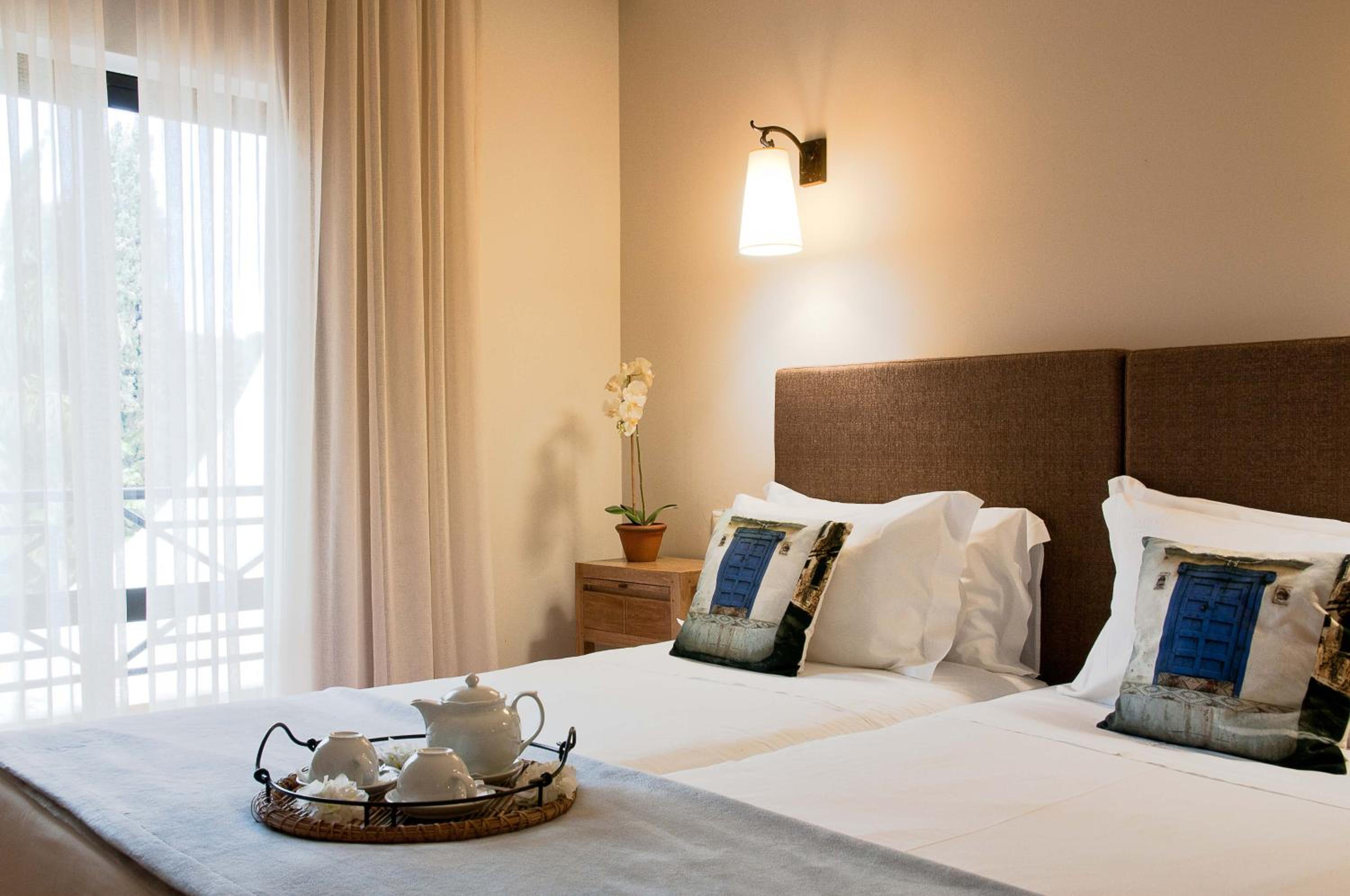 Twin Room - Photo 10