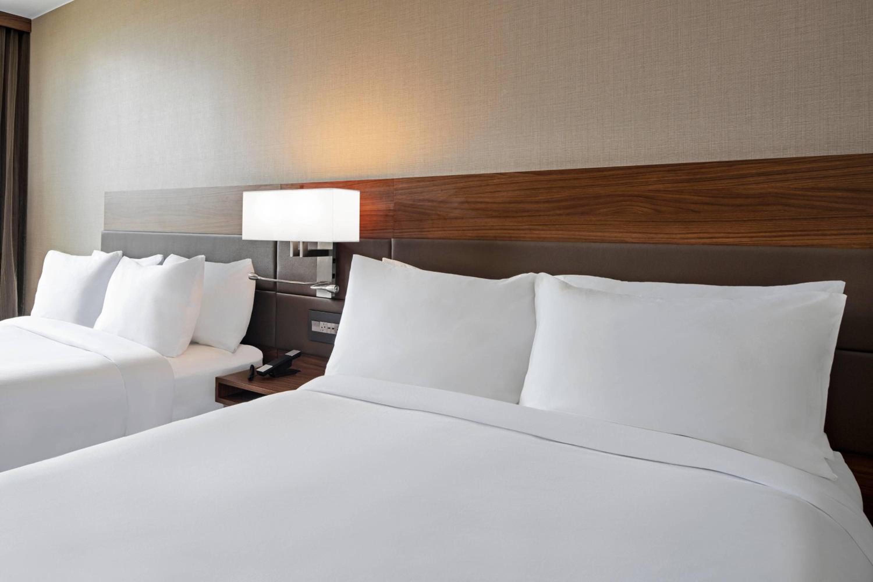 Queen Room with Two Queen Beds and River View photo 2