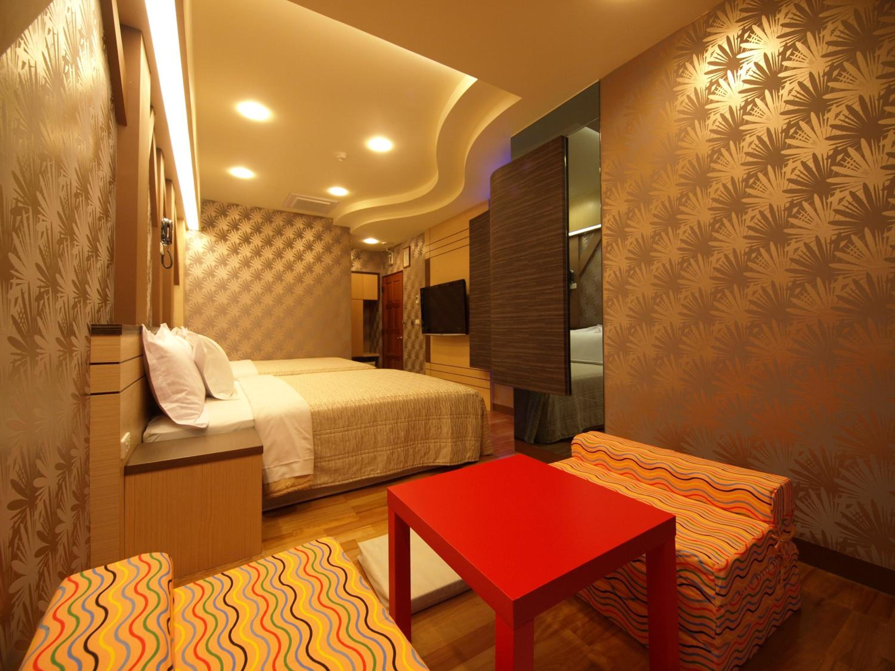 Economy Quadruple Room photo 2
