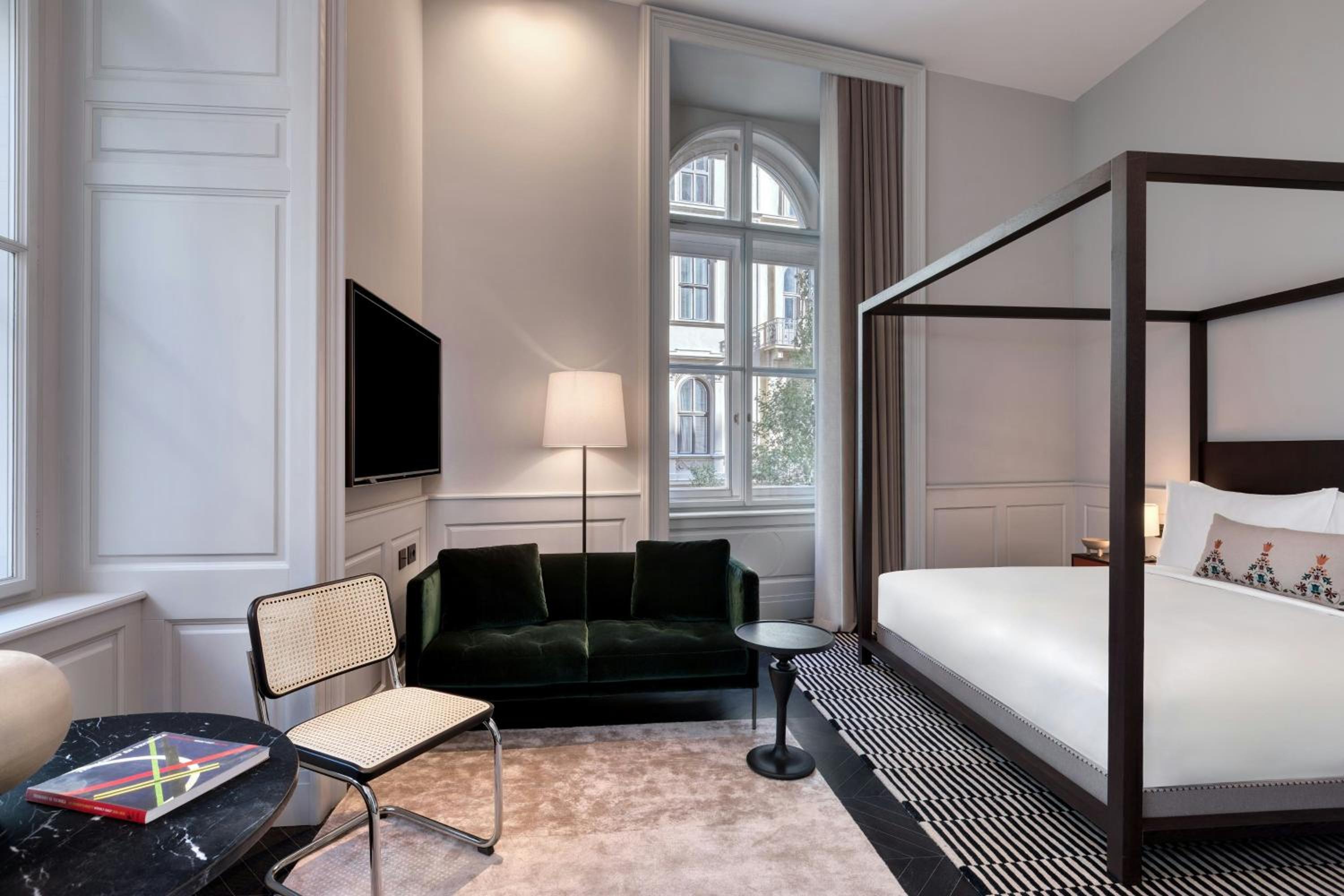 Heritage Studio One-Bedroom Studio King Suite