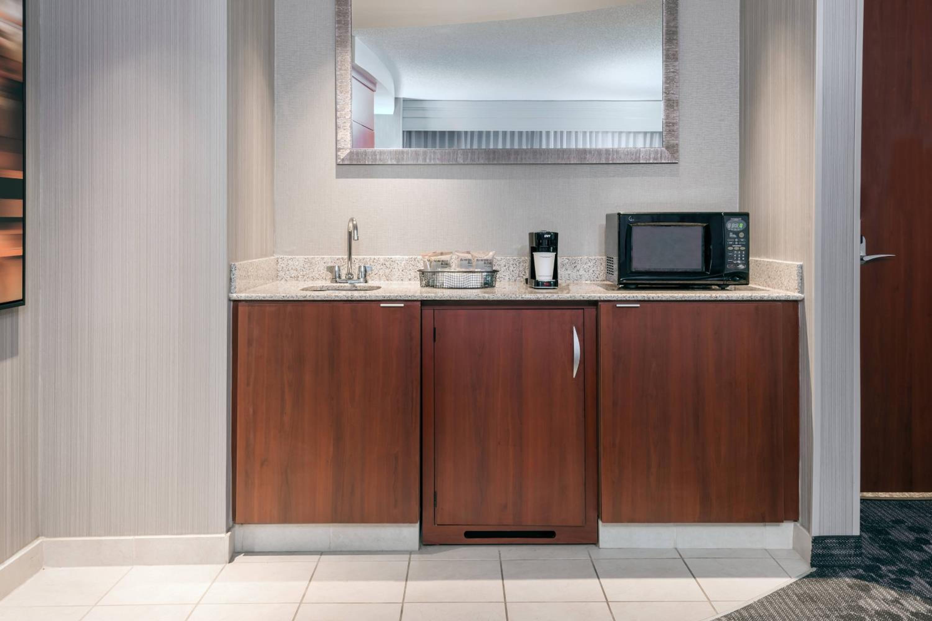 One-Bedroom King Suite with Sofa Bed and Roll-in Shower - Mobility and Hearing Accessible photo 3