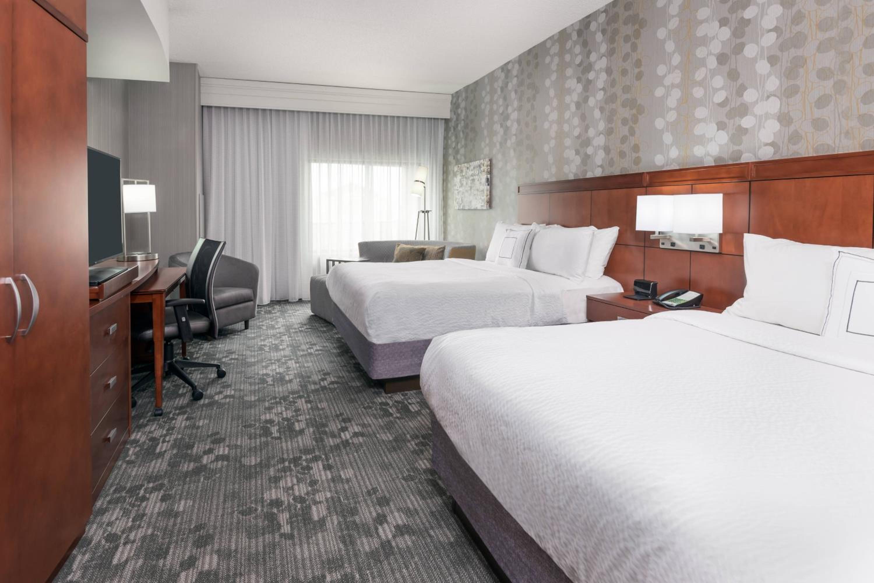 King Room with Sofa Bed - Hearing Accessible photo 1