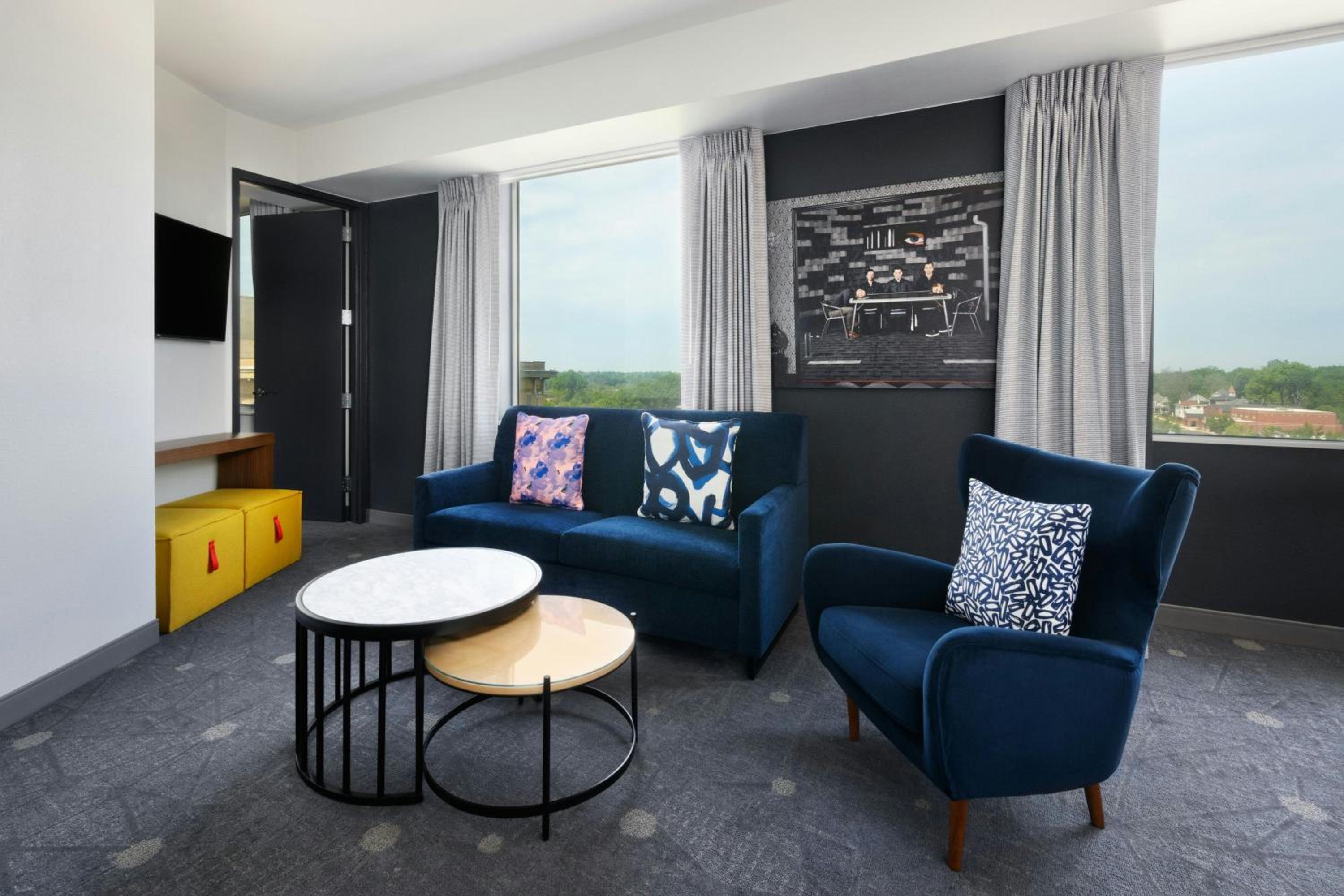 King Suite - Hearing Accessible photo 2