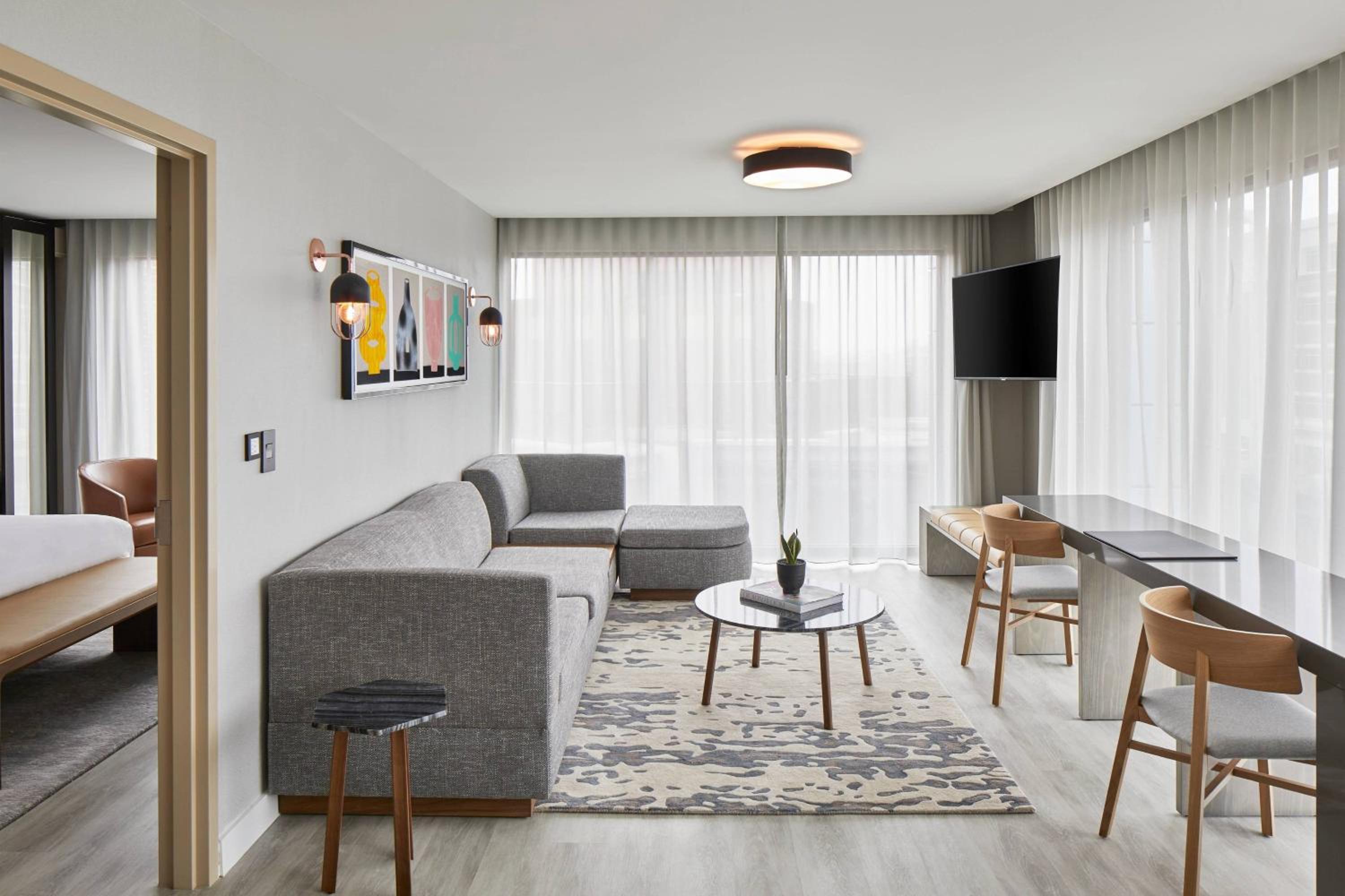 One-Bedroom King Suite - Photo 2