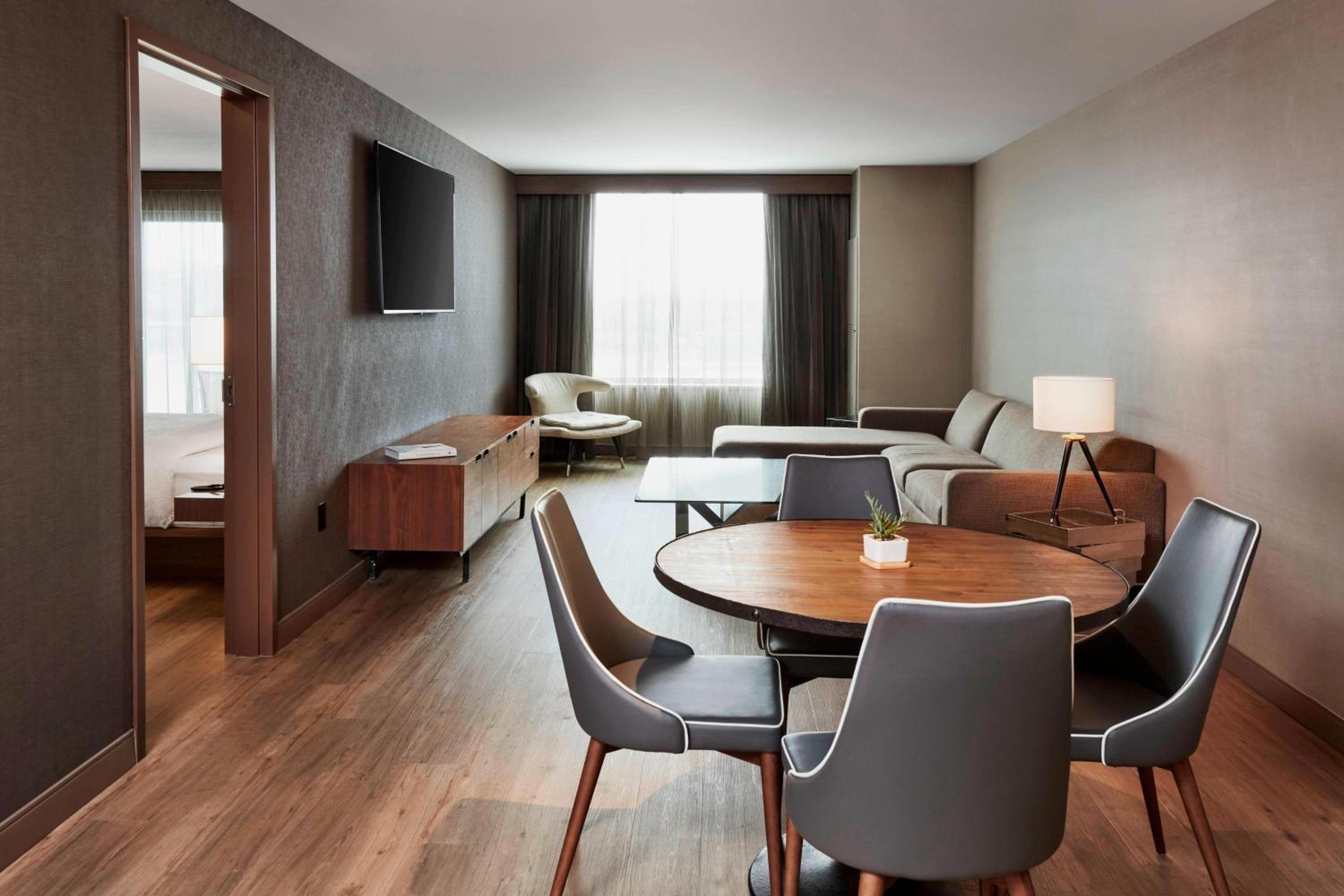 One-Bedroom King Suite with River View and Balcony
