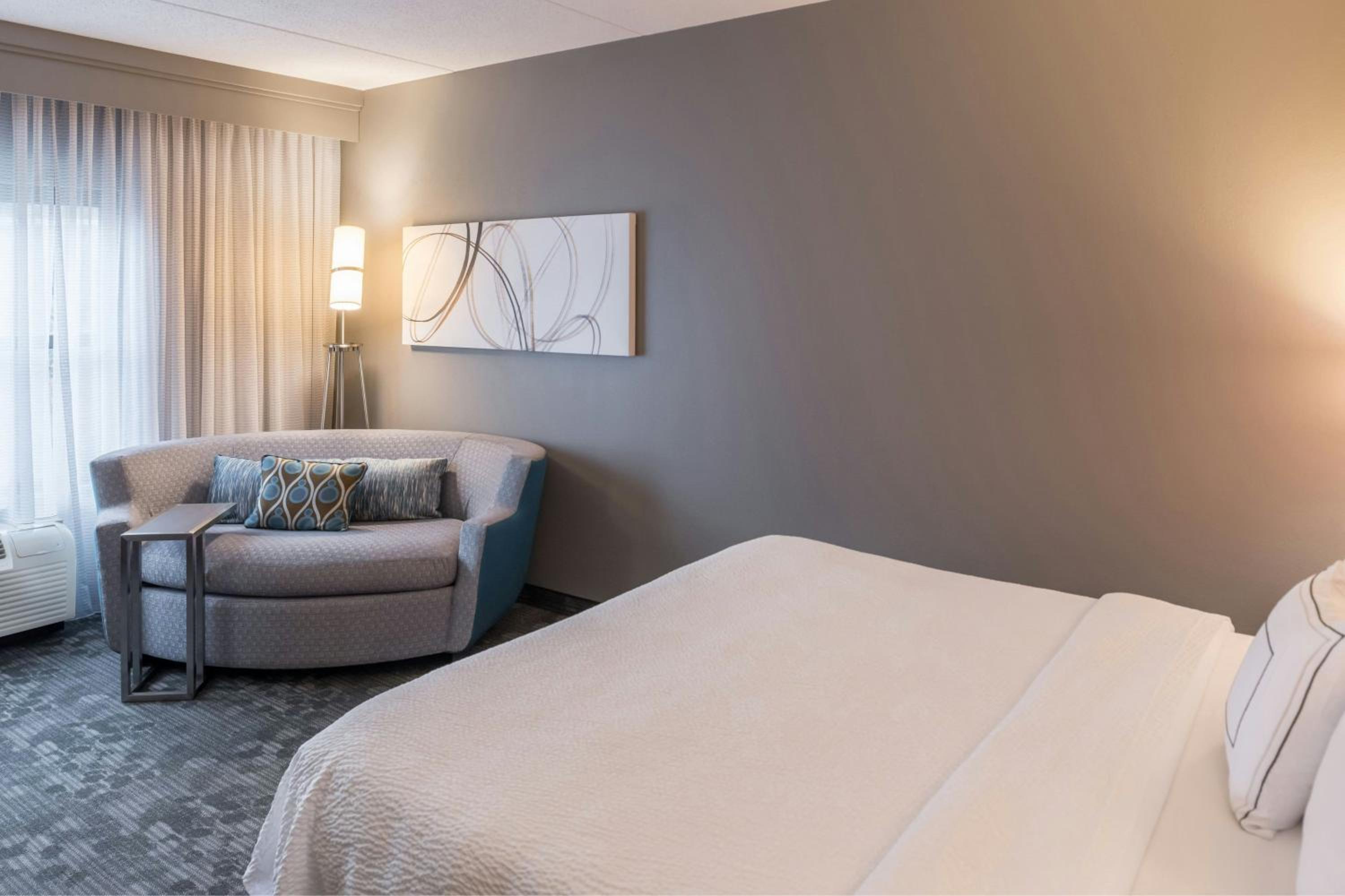 King Room with Specialty Bed - Photo 1