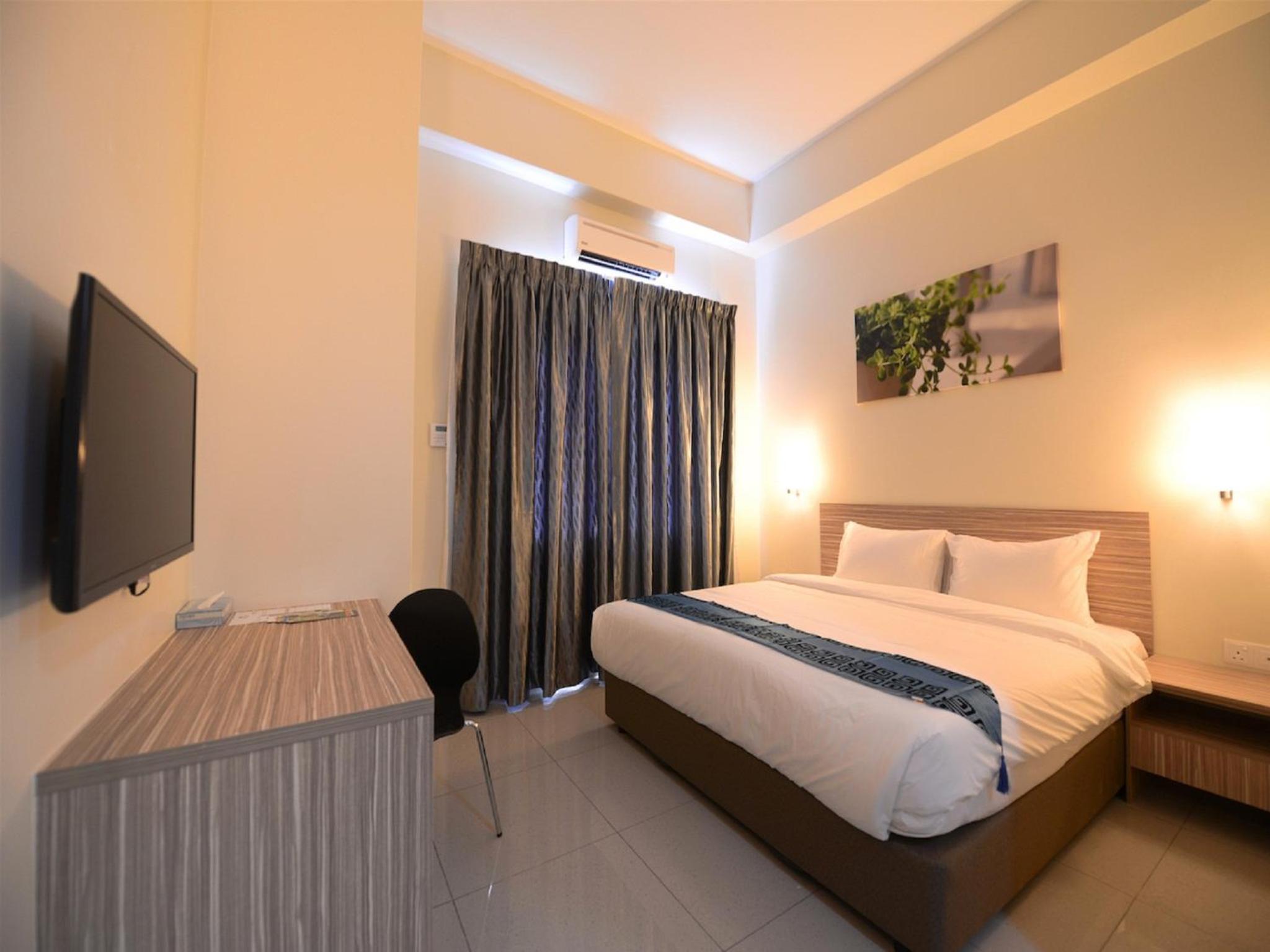 Deluxe King Room photo 2