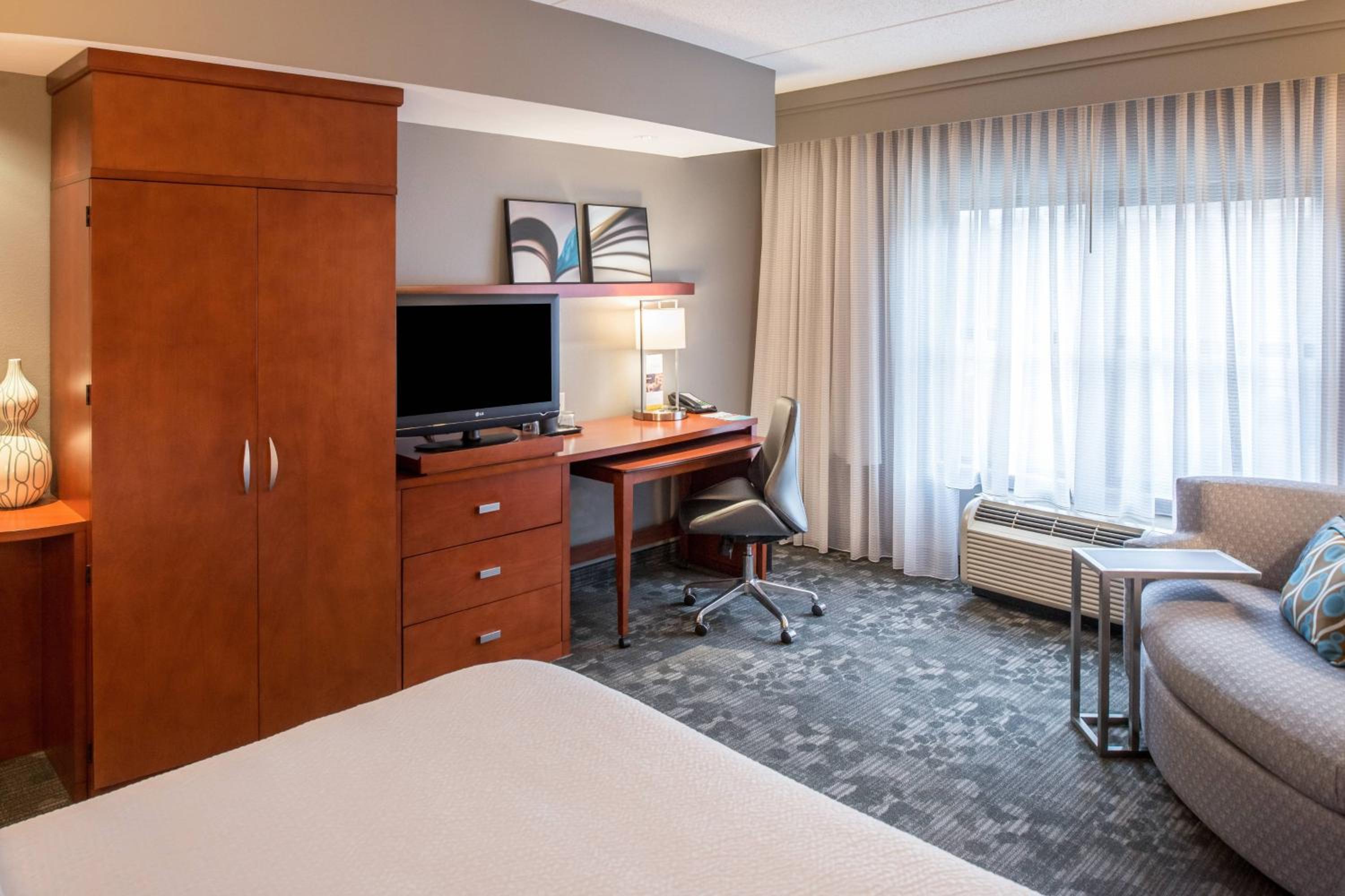 King Room with Specialty Bed - Photo 3
