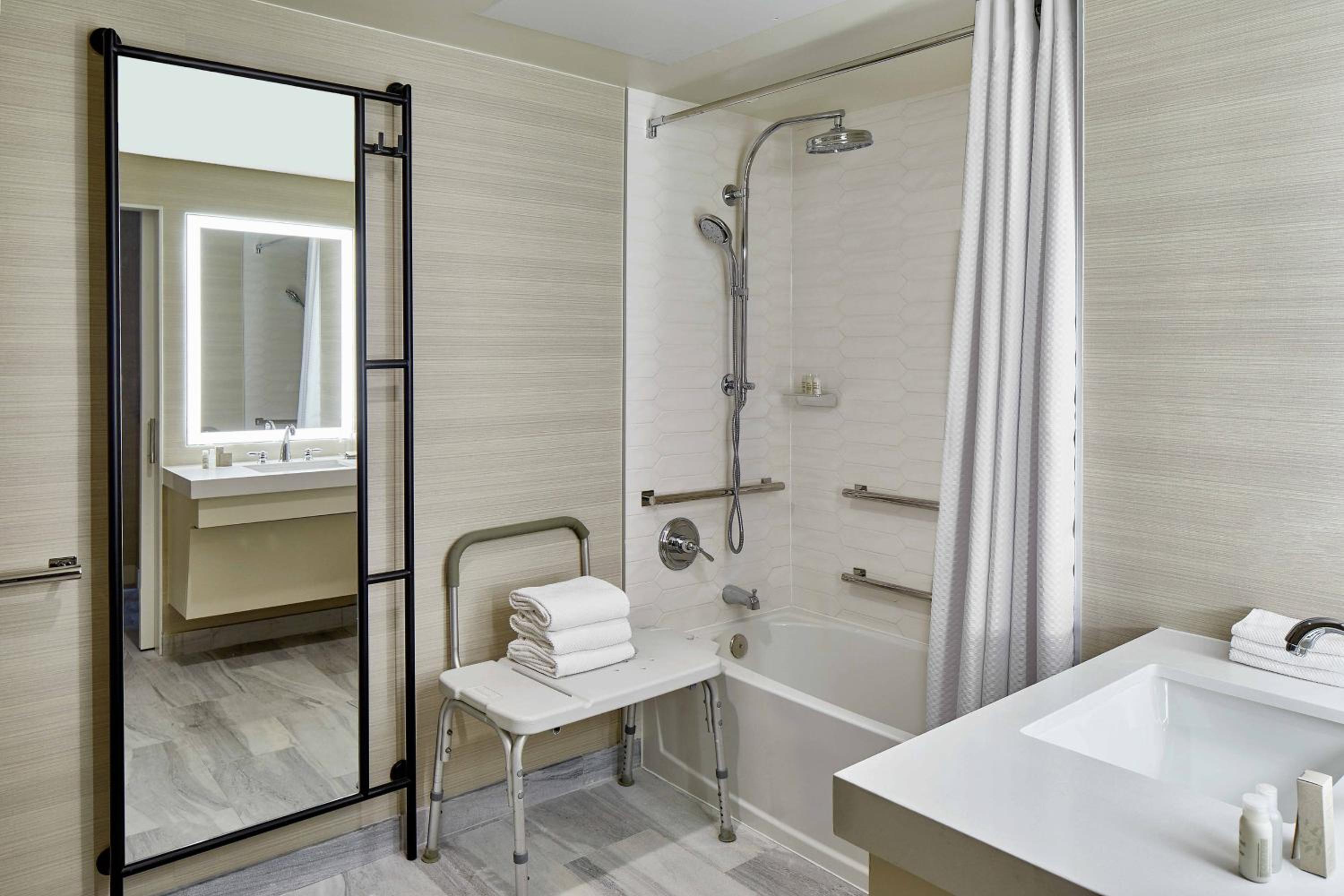 Queen Room with Two Queen Beds and Balcony - Hearing Accessible - Photo 8