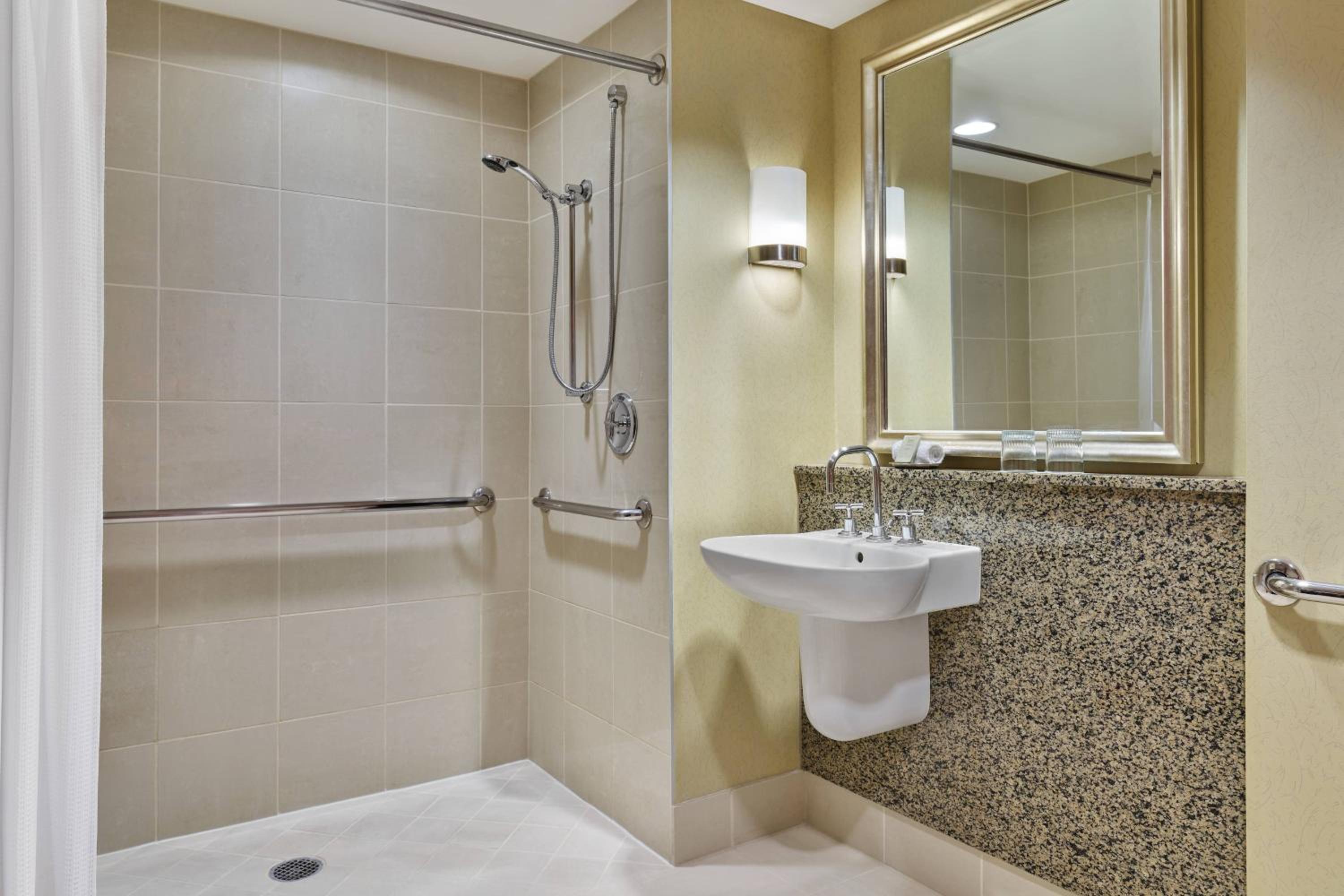 King Room - Hearing Accessible - Photo 2