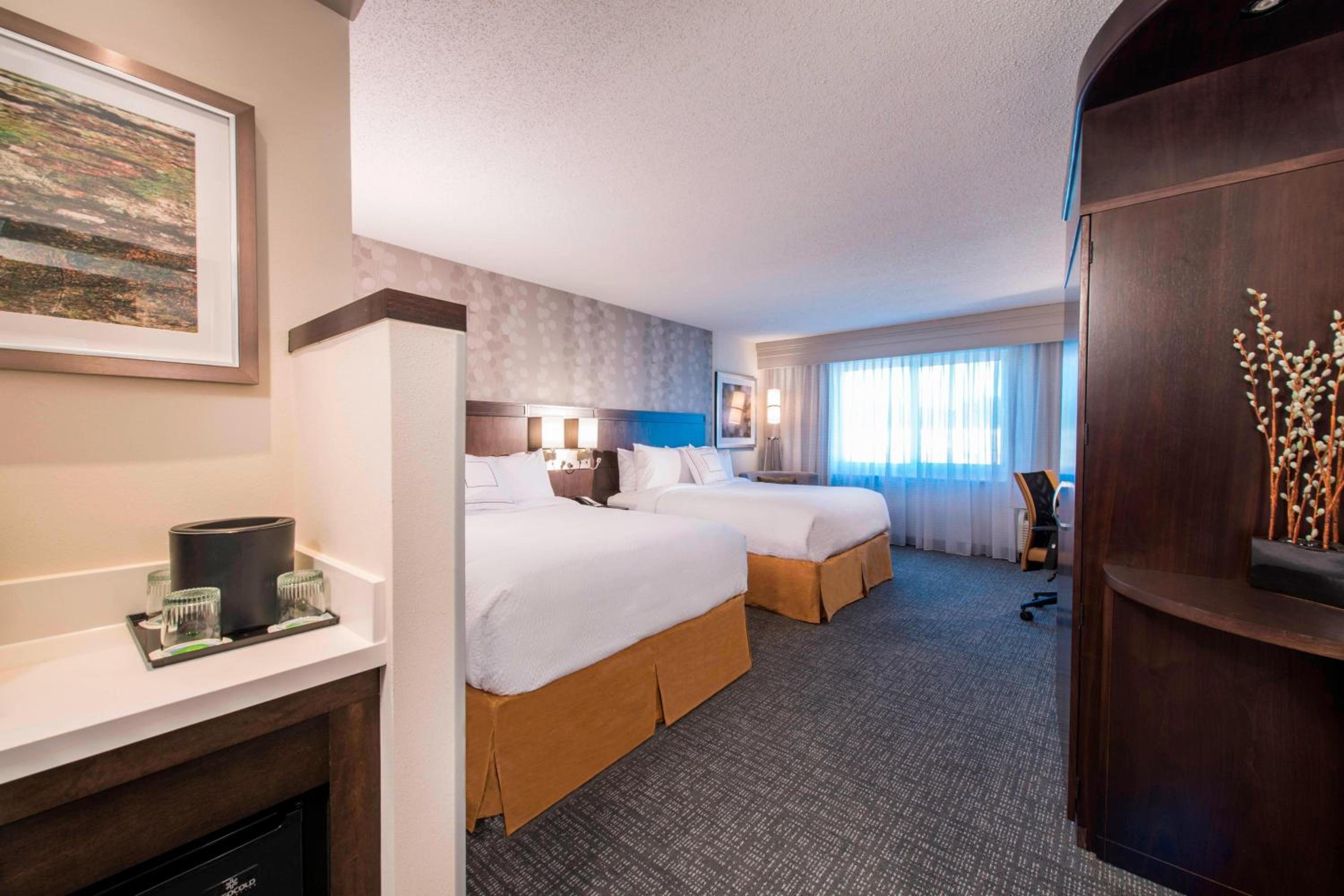 Queen Room with Two Queen Beds and Roll-In Shower - Mobility Access/Hearing Accessible photo 1