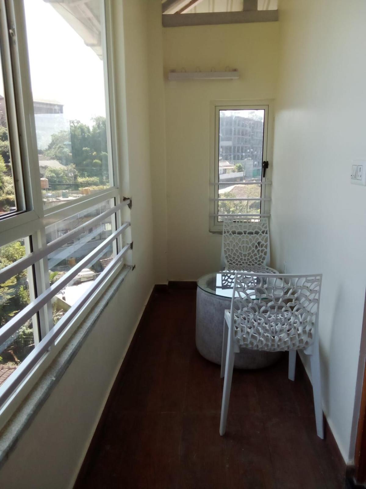Studio with Balcony photo 3
