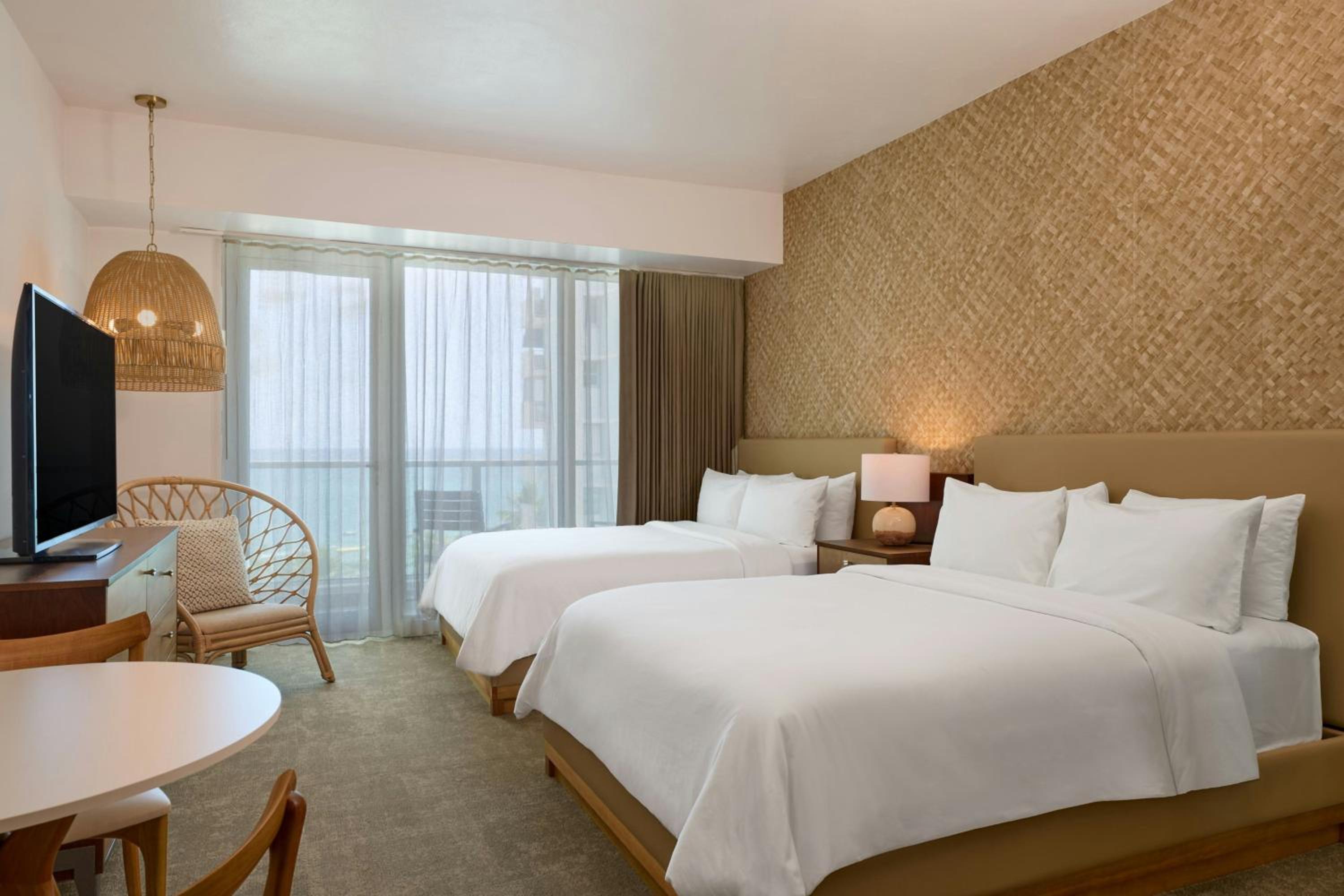Studio with Two Queen Beds, Transfer Shower and Partial View - Mobility Accessible